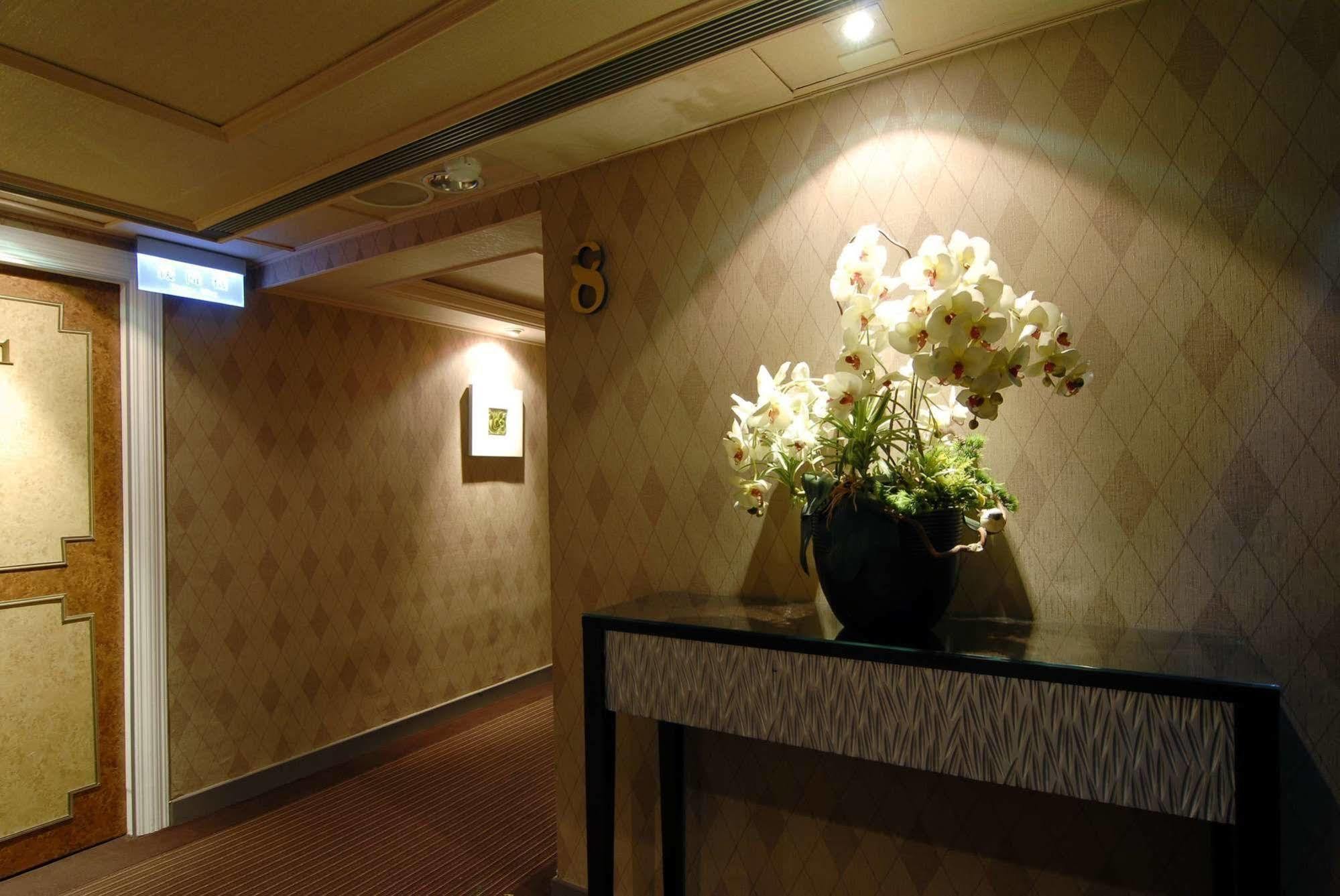 The Moon Hotel 3*