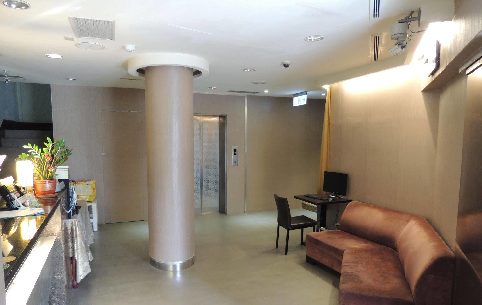 Many Flower Business Hotel 2*