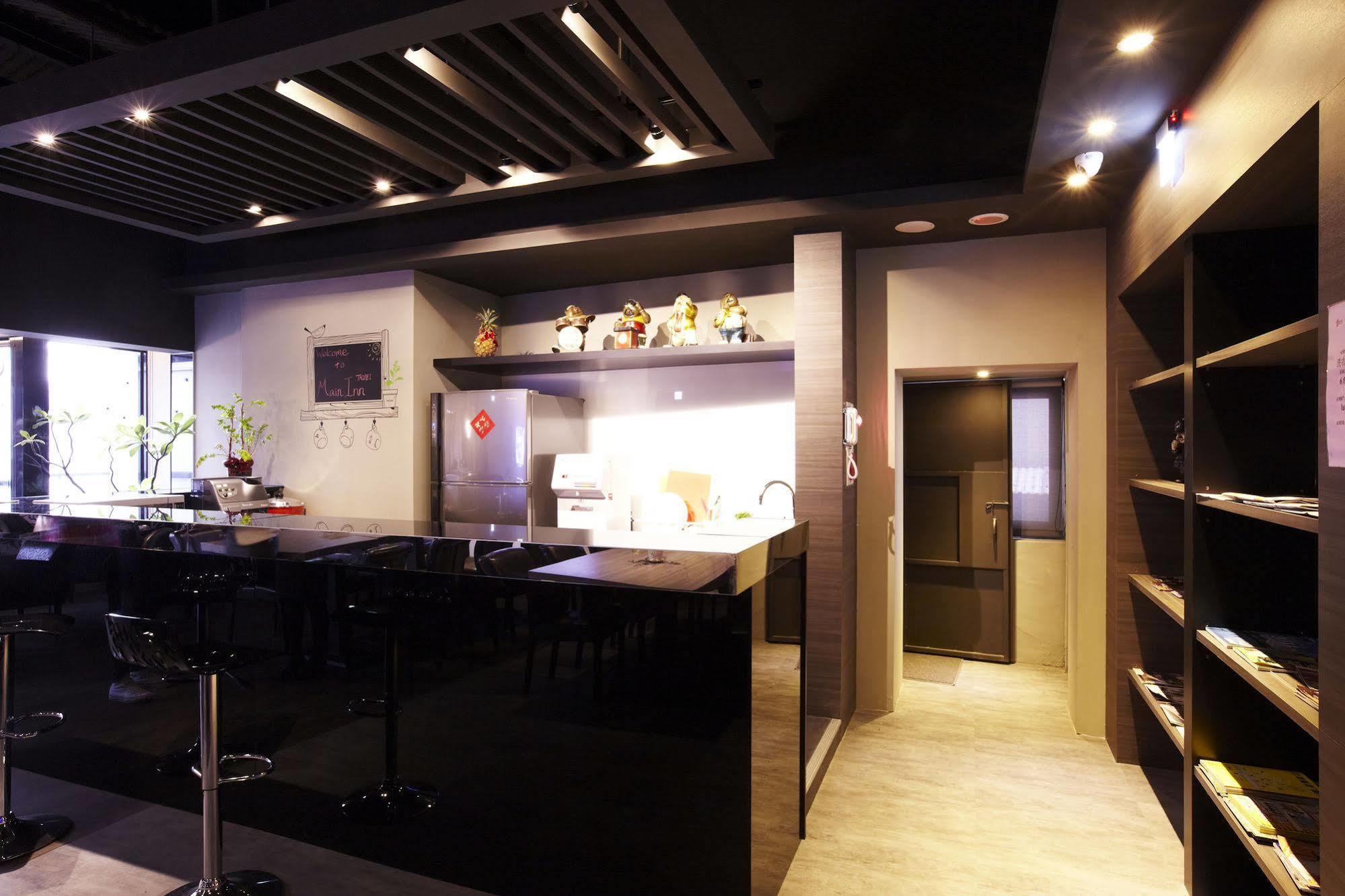 Main Hotel 2*