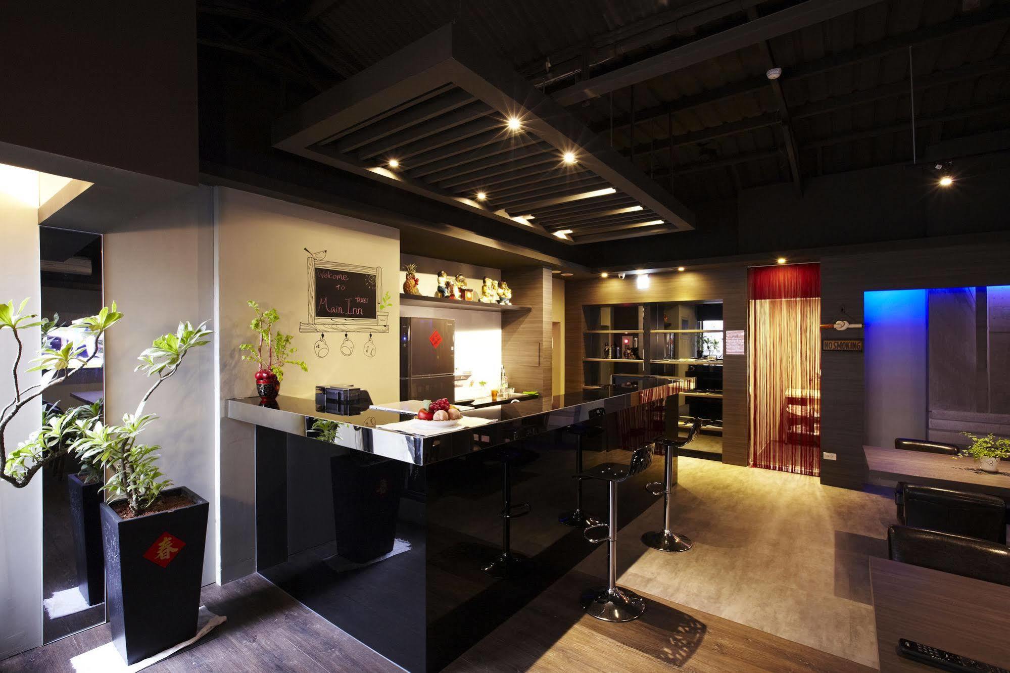 Main Hotel 2*