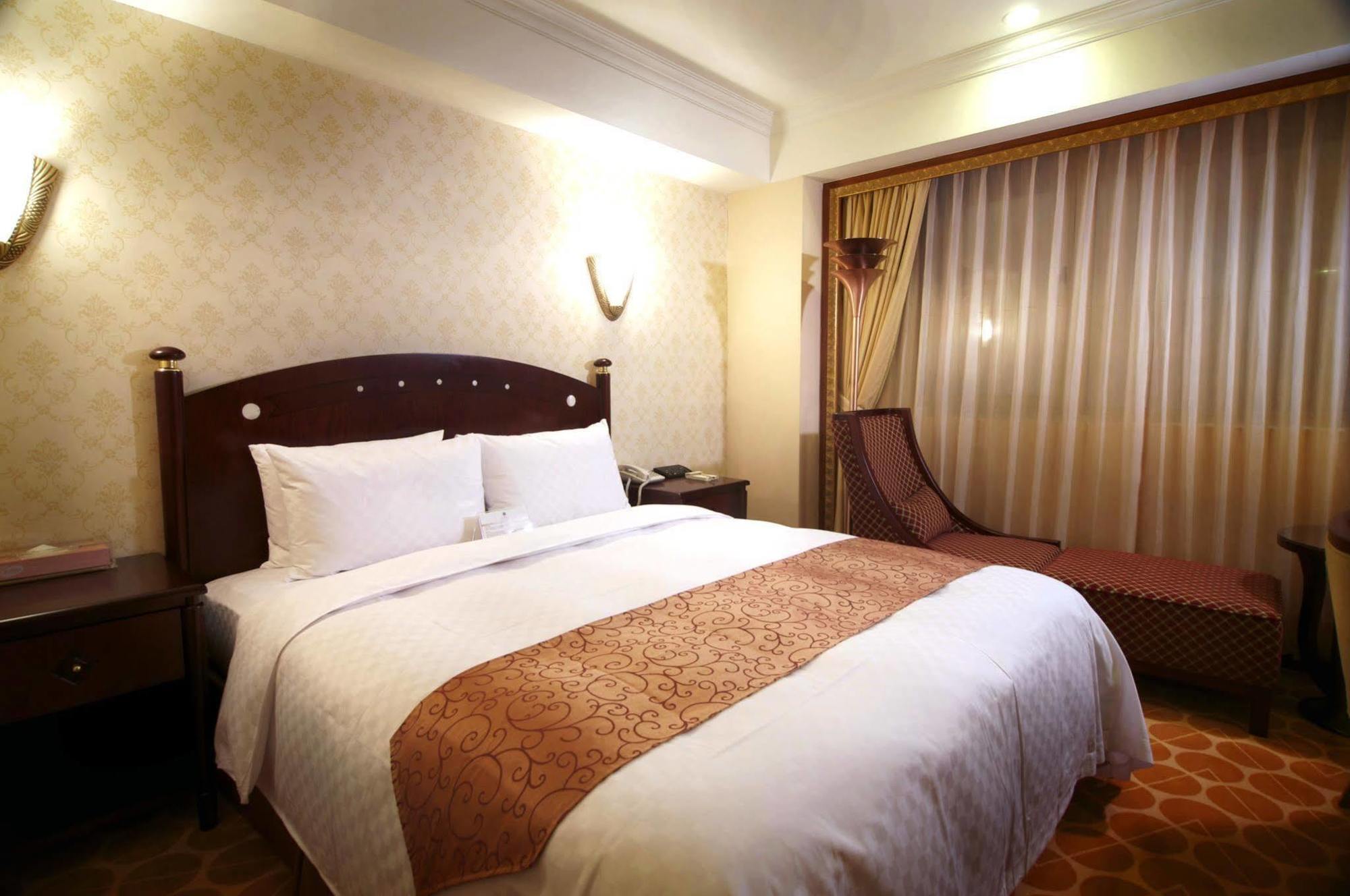 Royal Palace Hotel