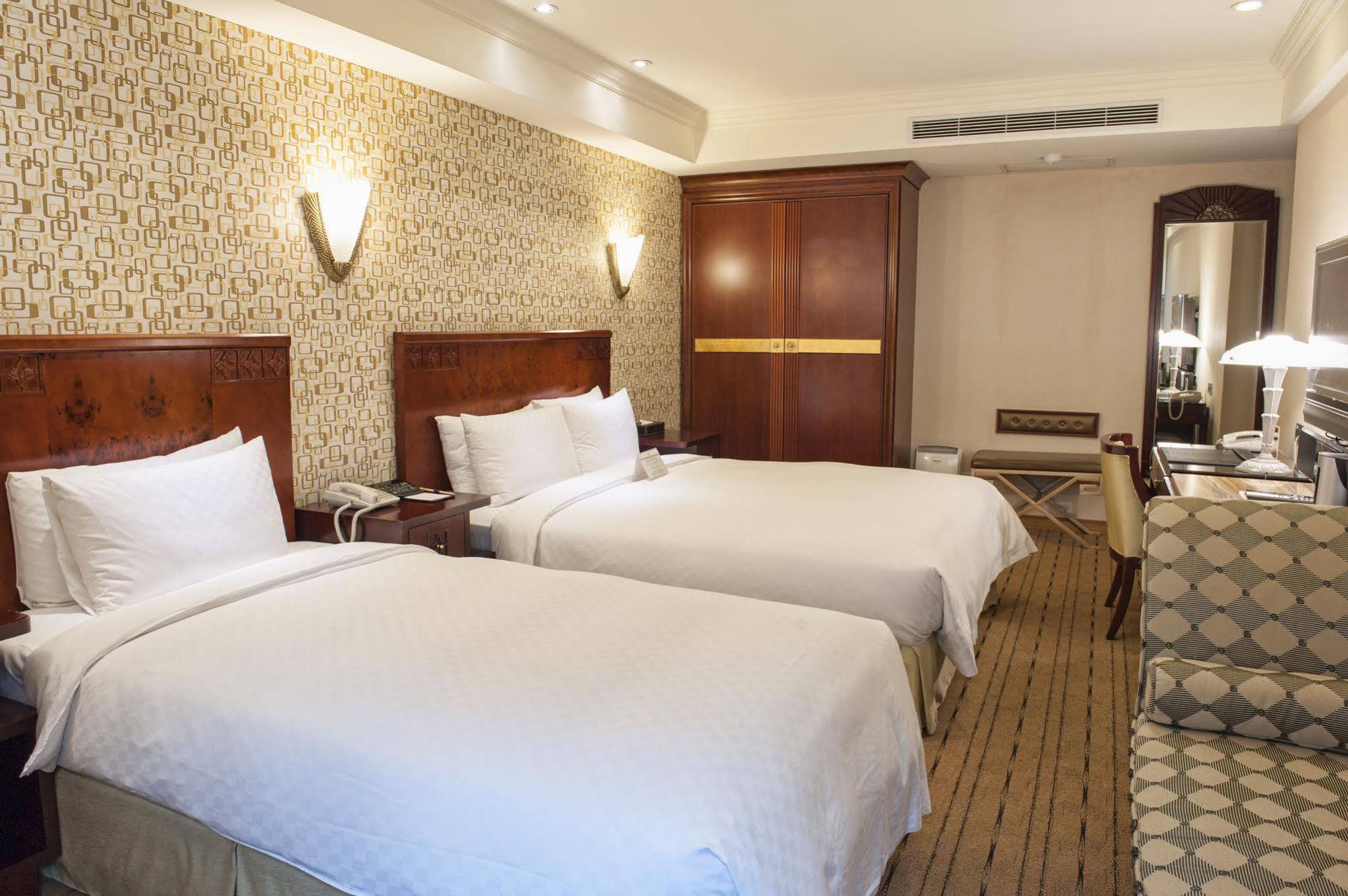 Royal Palace Hotel 4*