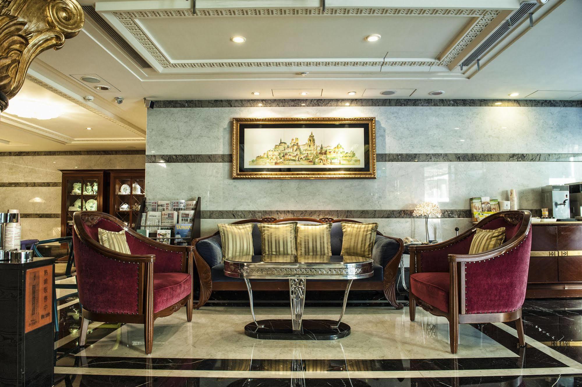 Royal Palace 4*