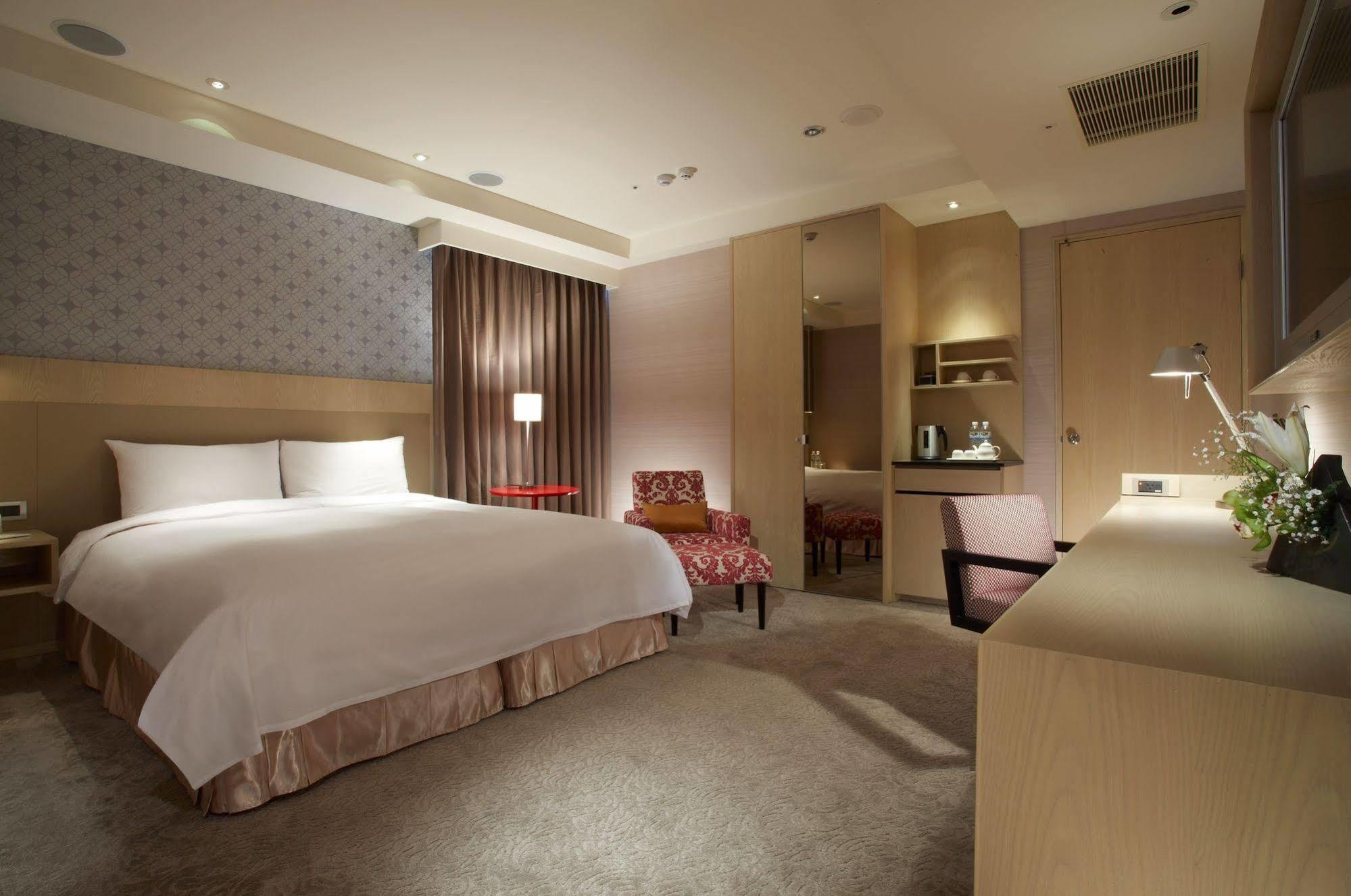 Grandee Hotel 4*