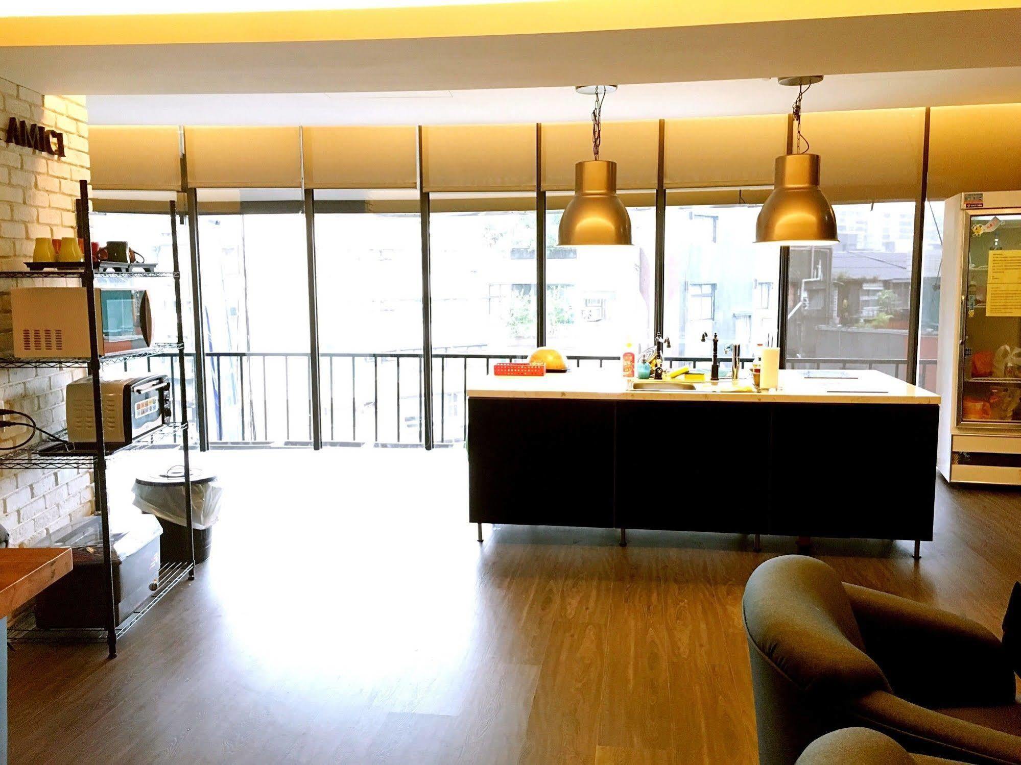 Amici Six Star Taipei