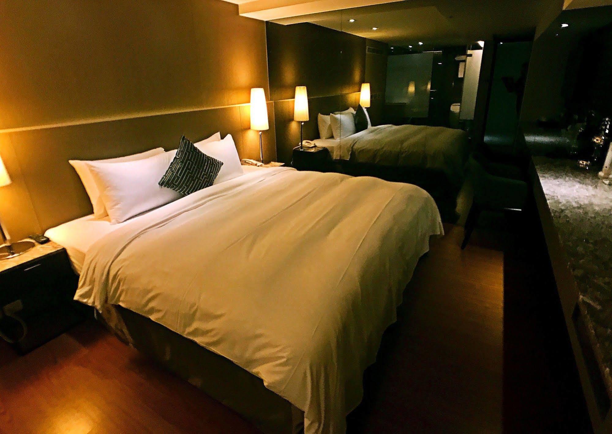 Amici Six Star Hotel 3*