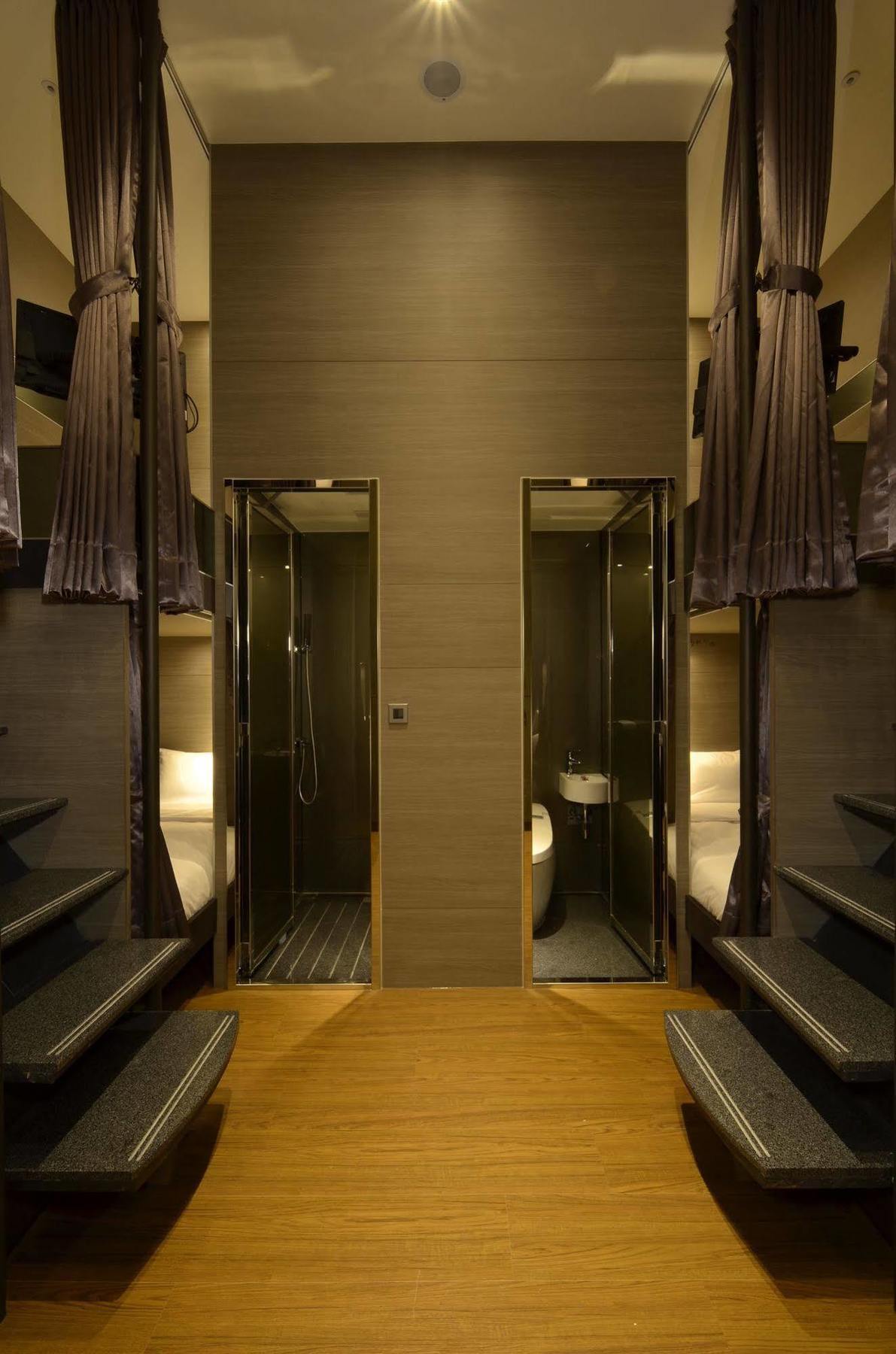 Hotel Amici Six Star 3*