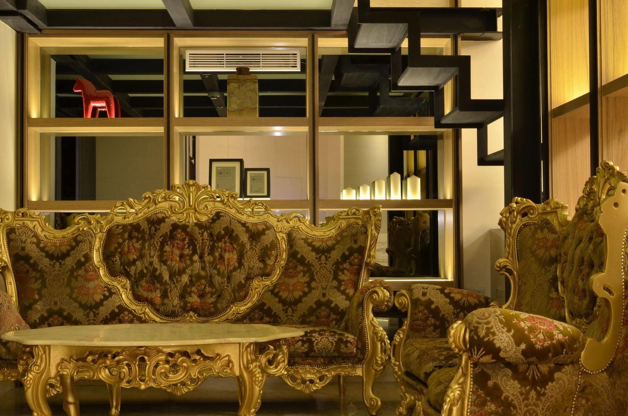 Amici Six Star Hotel 3*