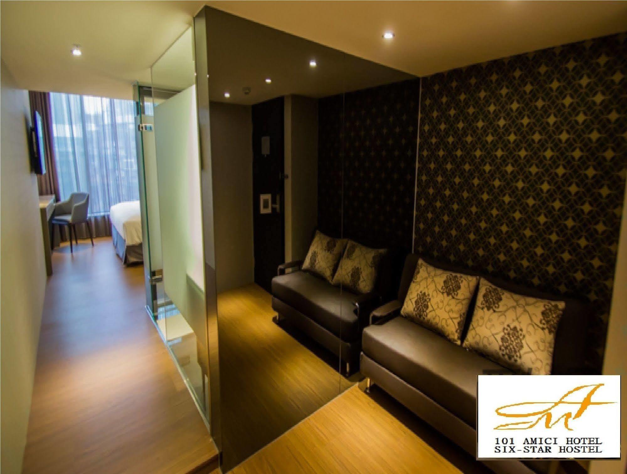 Amici Six Star Hotel 3*