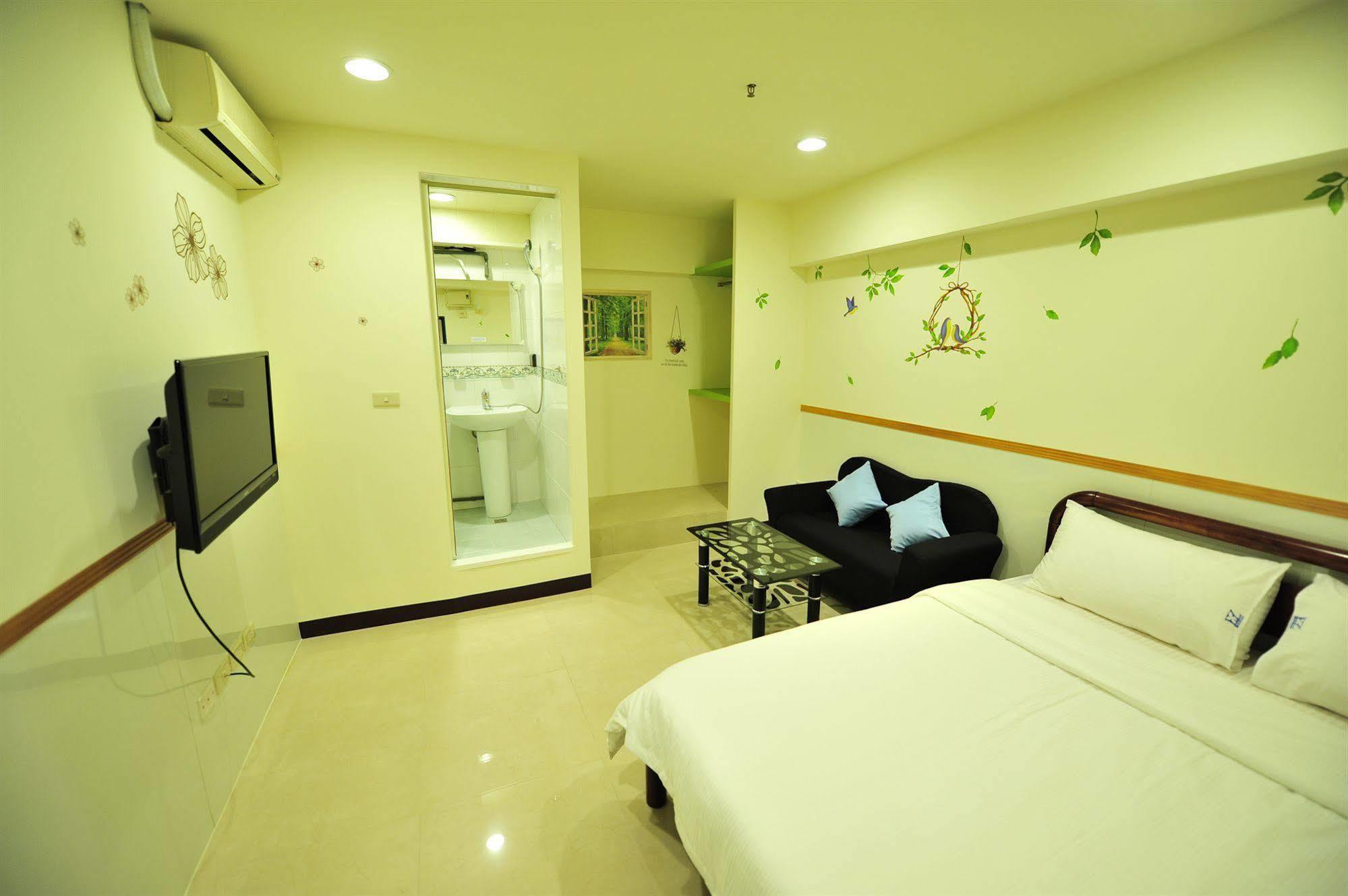 Hotel Ezbookers Dunhua