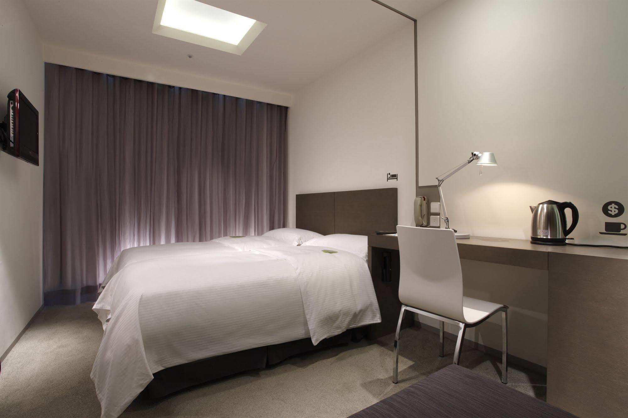Hotel Just Sleep - Lin Sen Taipei