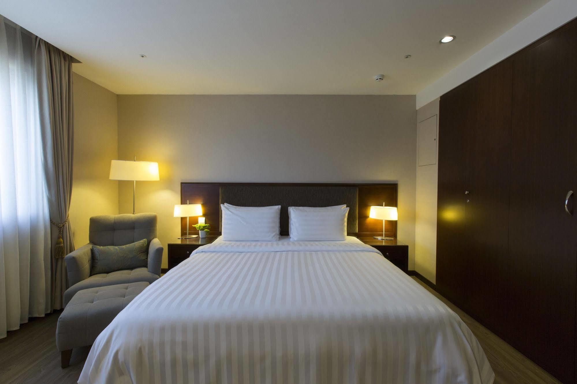 Hotel Check Neihu 4*