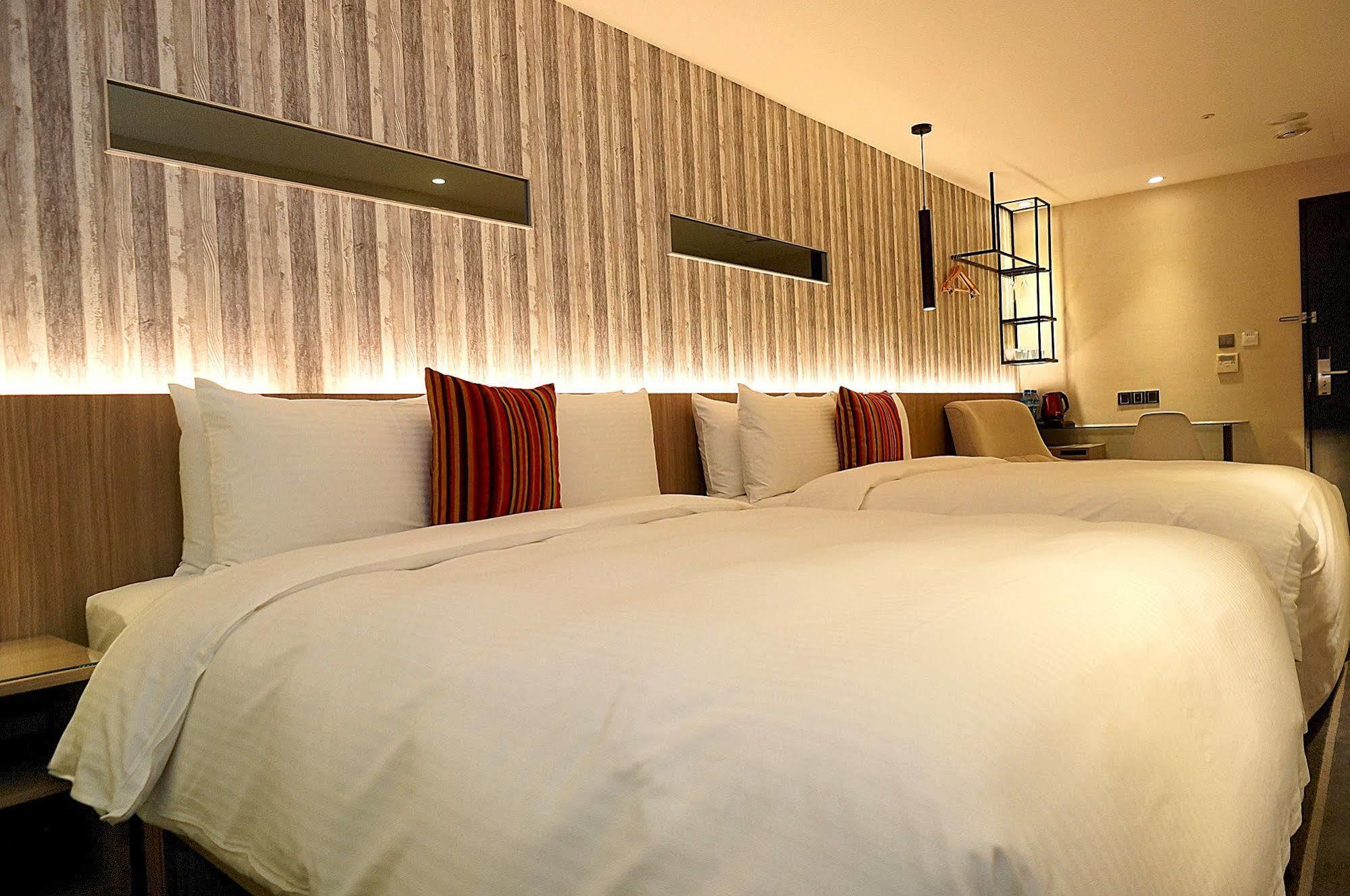 Via - Zhongxiao Hotel 3*