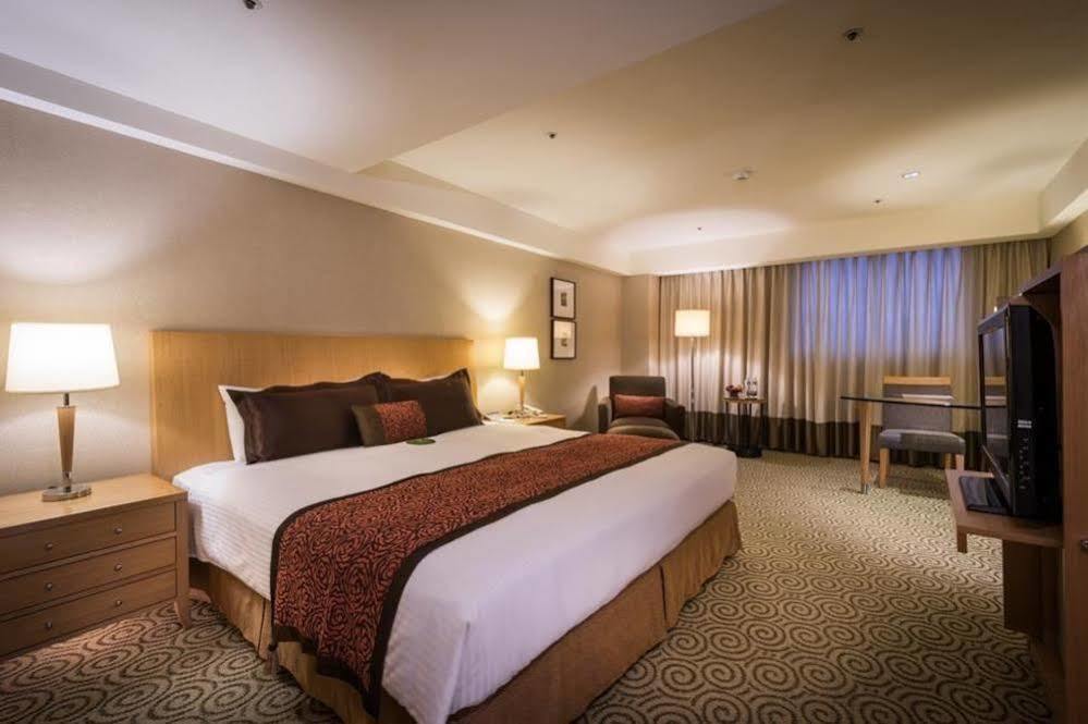 Fullerton - East Hotel