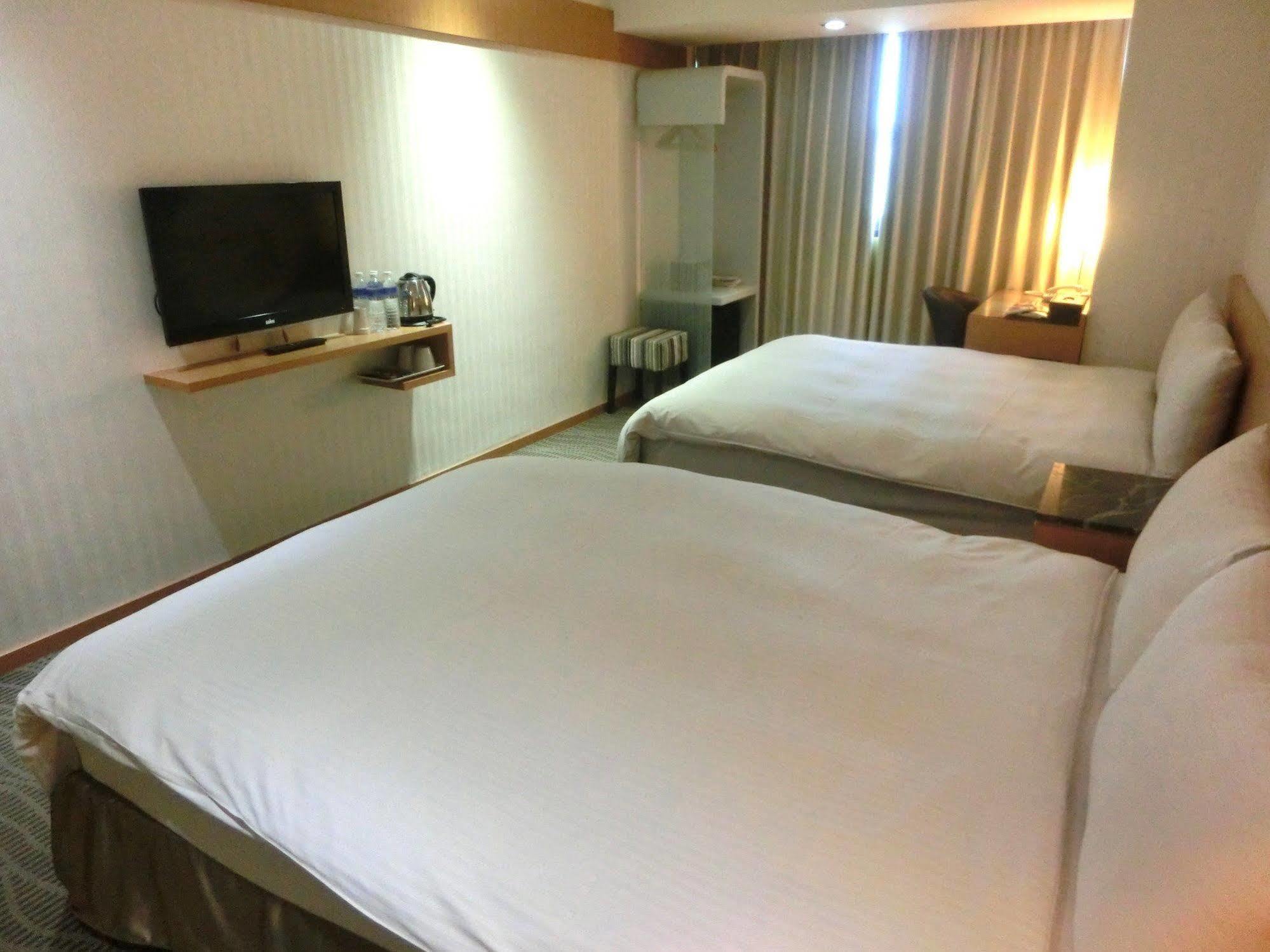 Ximen Relite Hotel