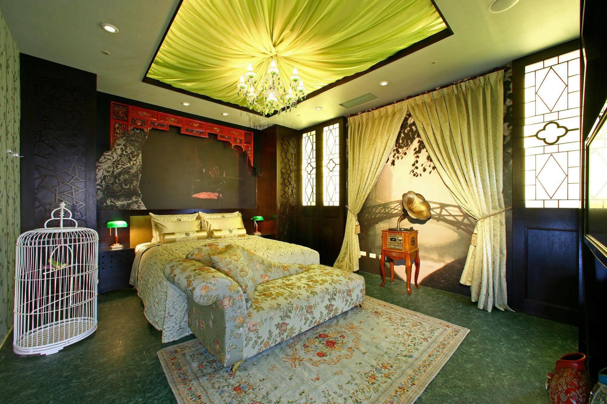 Sato Castle Motel 4*