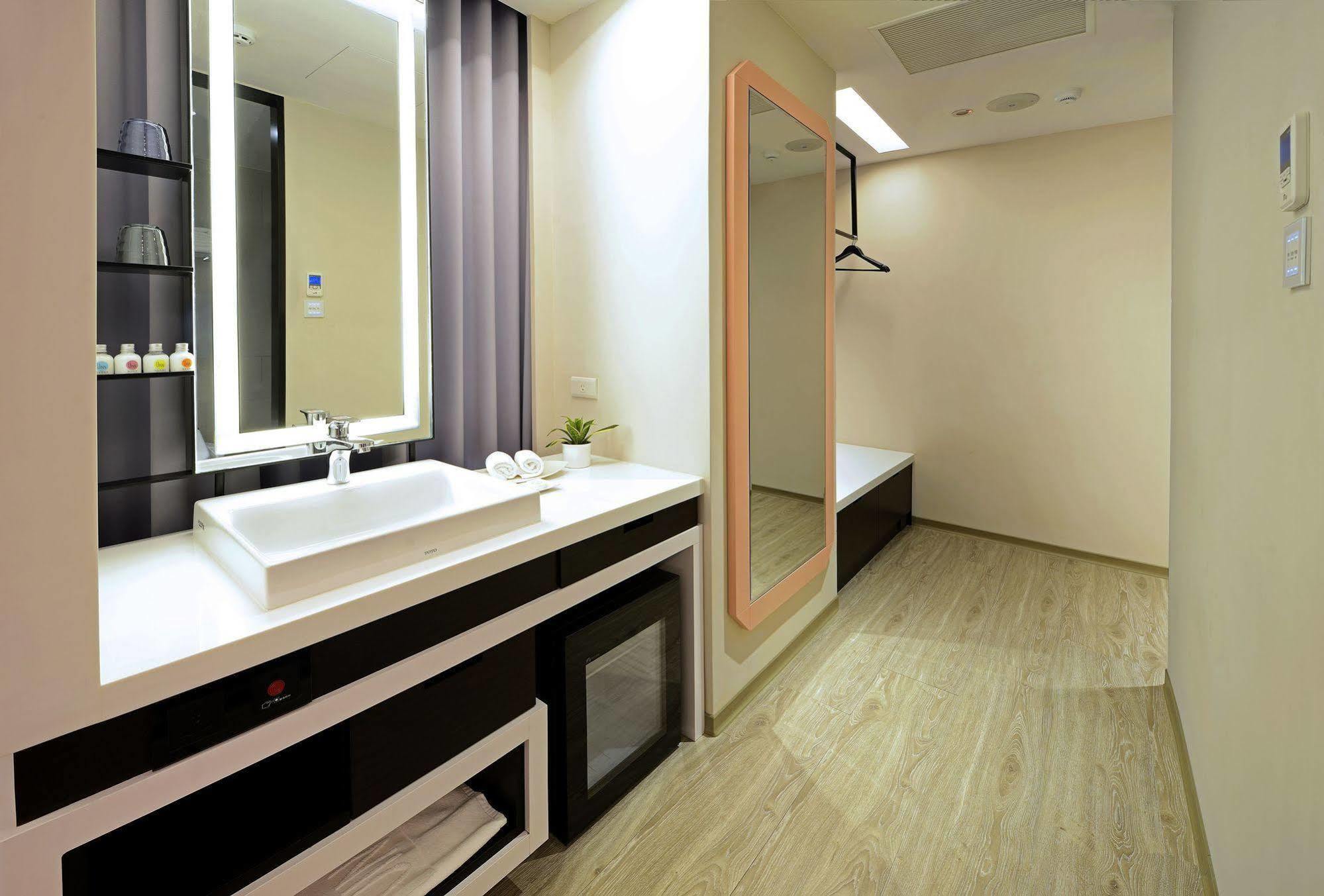Hotel Uinn Business Hotel-shihlin 4*