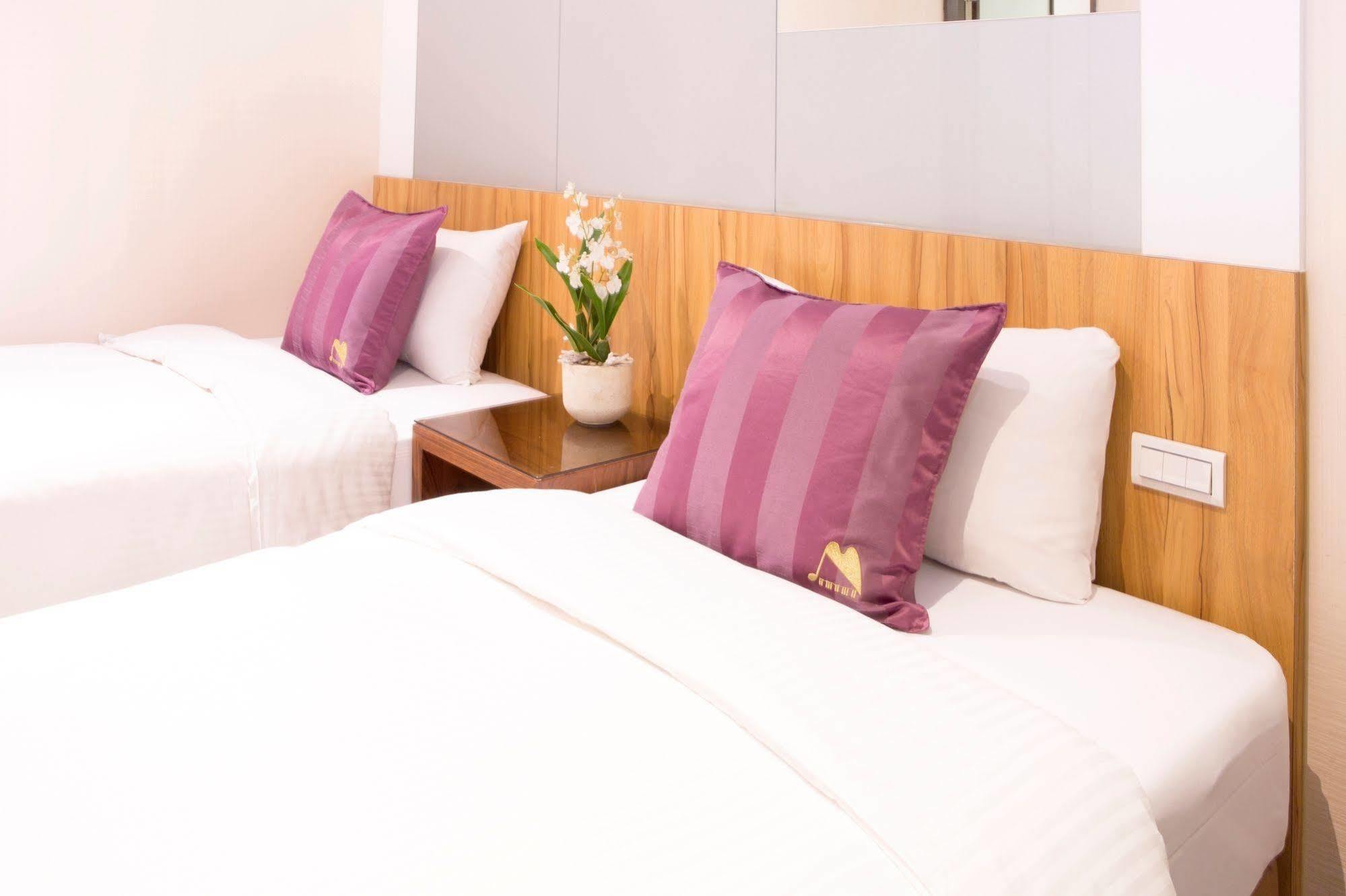 Hotel Muzik - Ximending Xining Branch 3*
