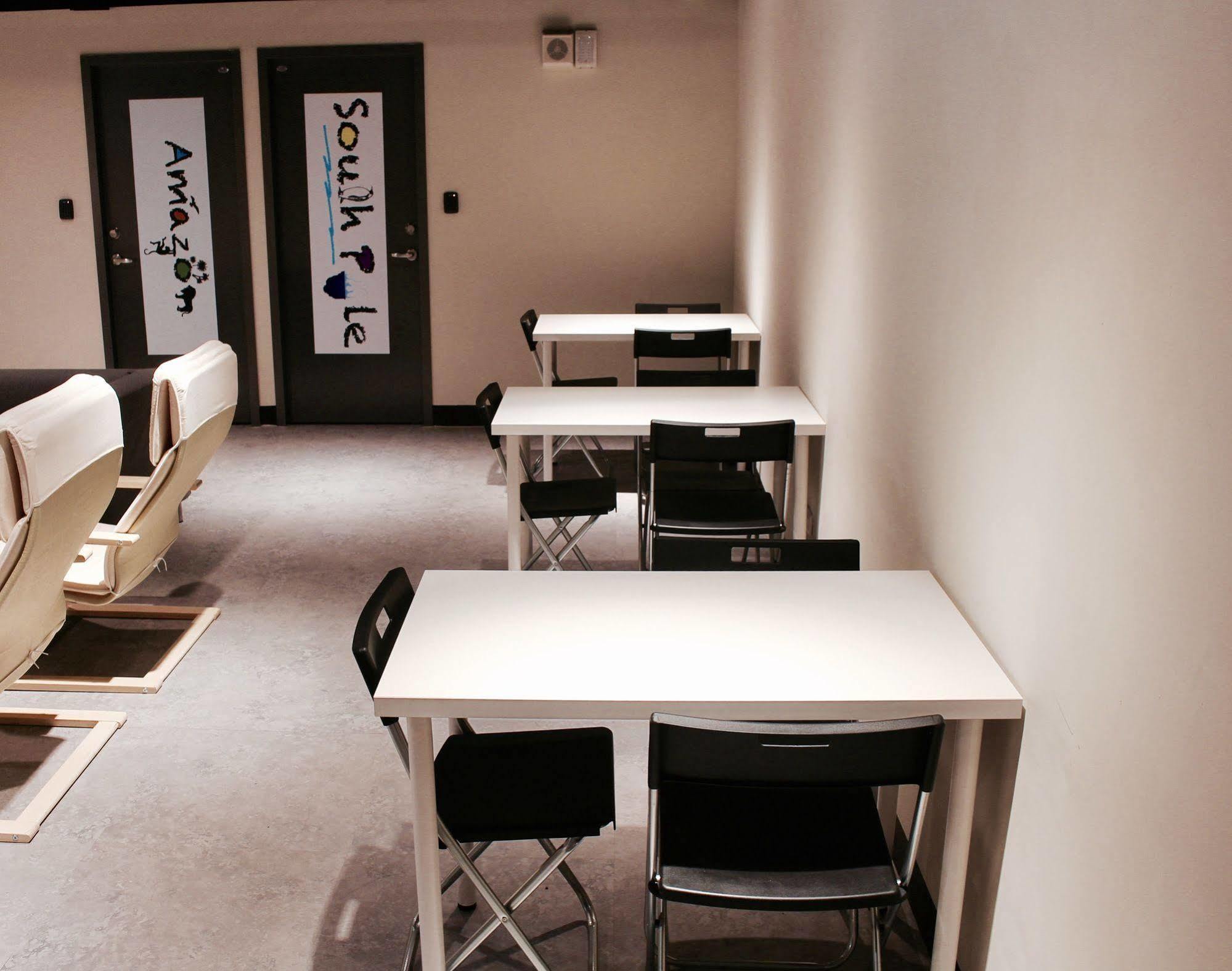 Hostel Cavemen Station Youth Branch