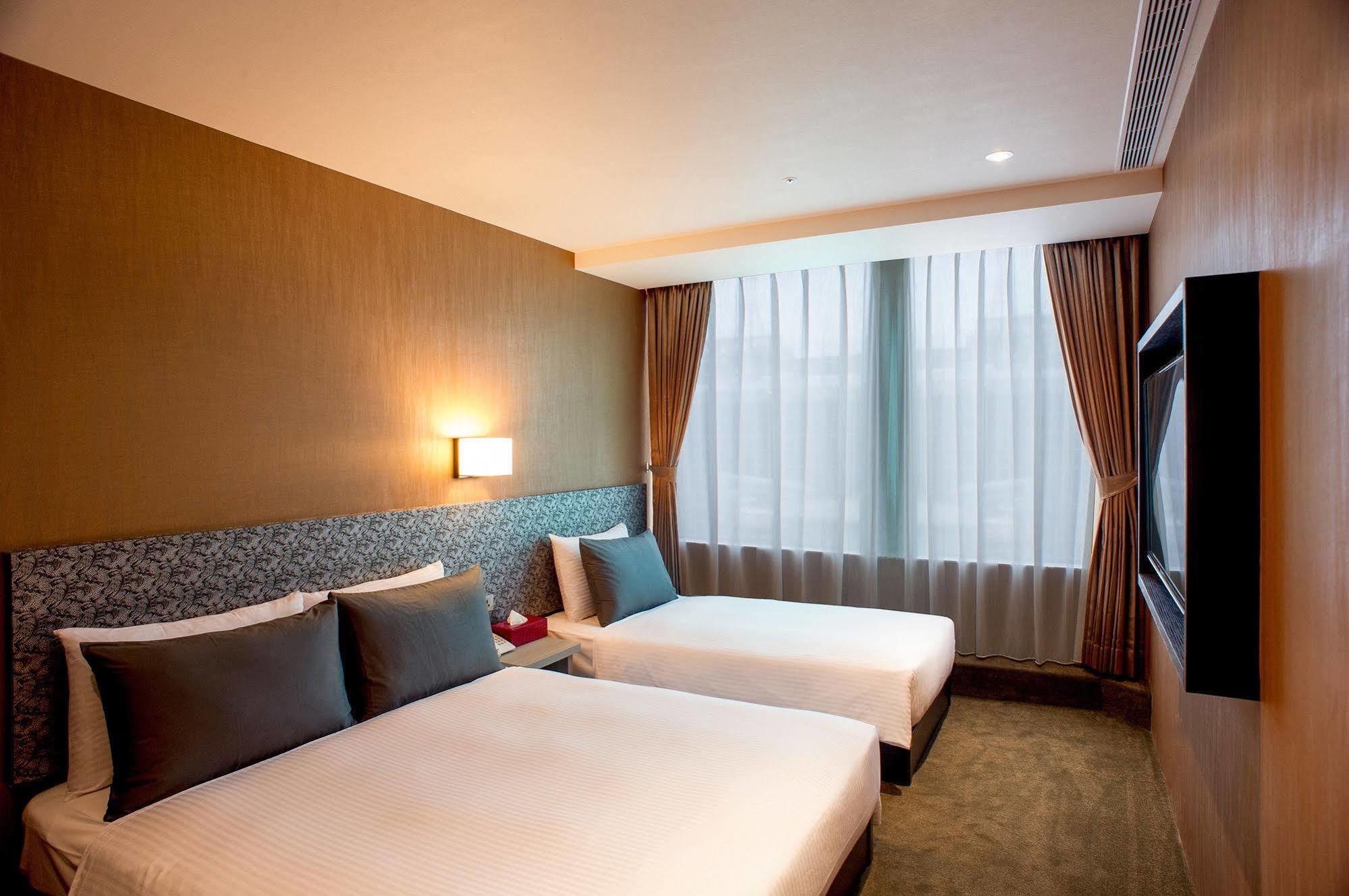 M - Main Station Hotel