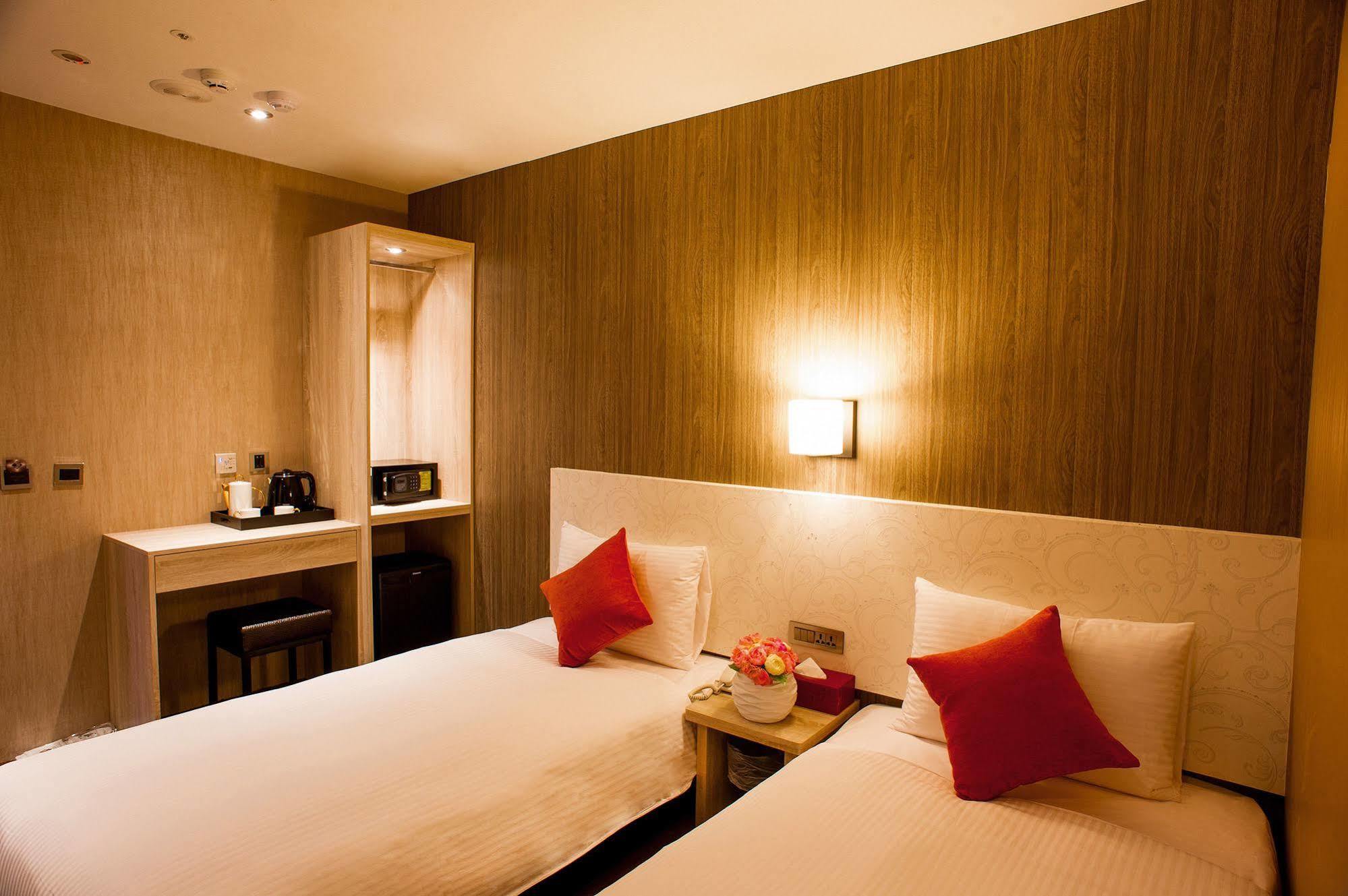 M - Main Station Hotel