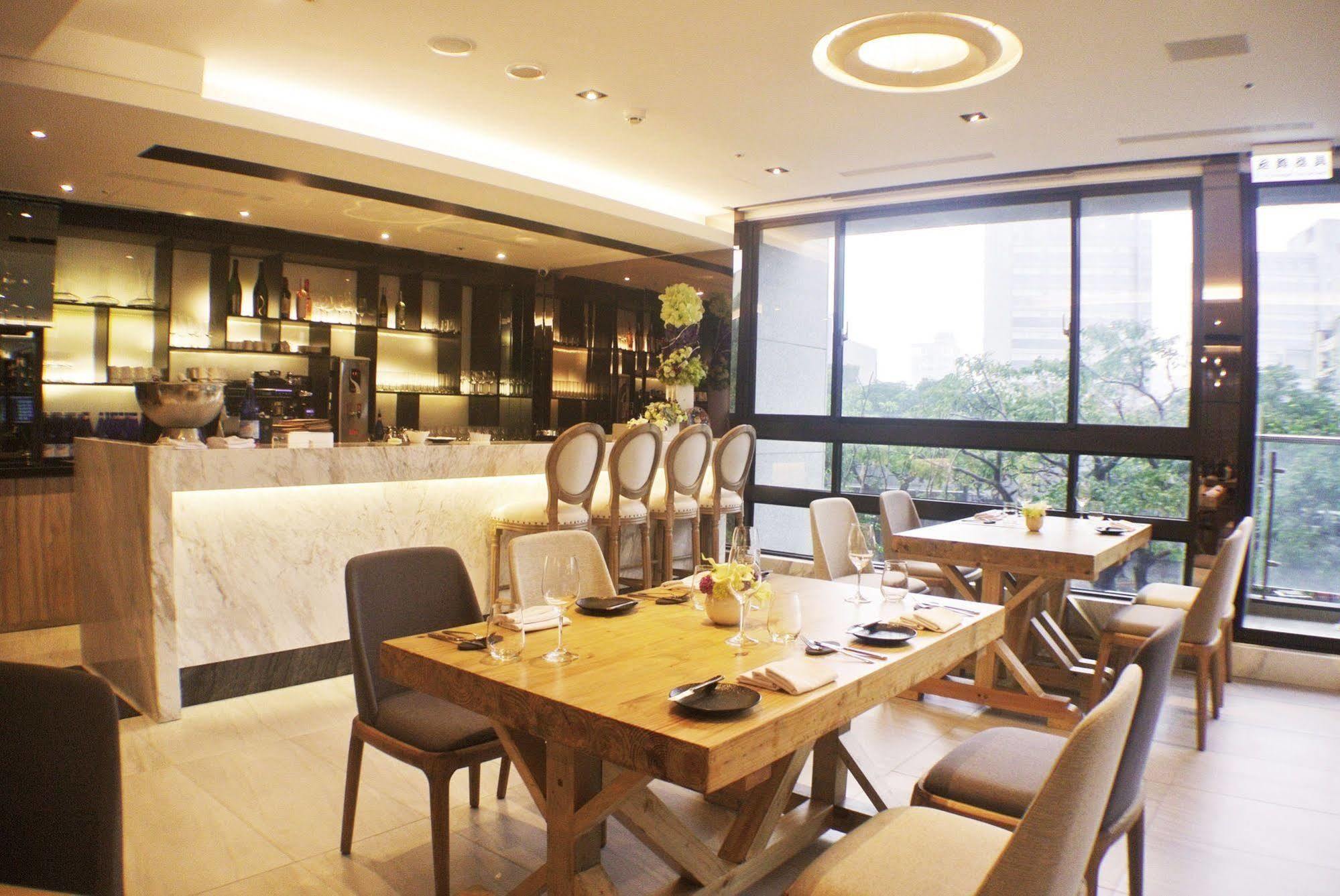 World Nangang Hotel 4*