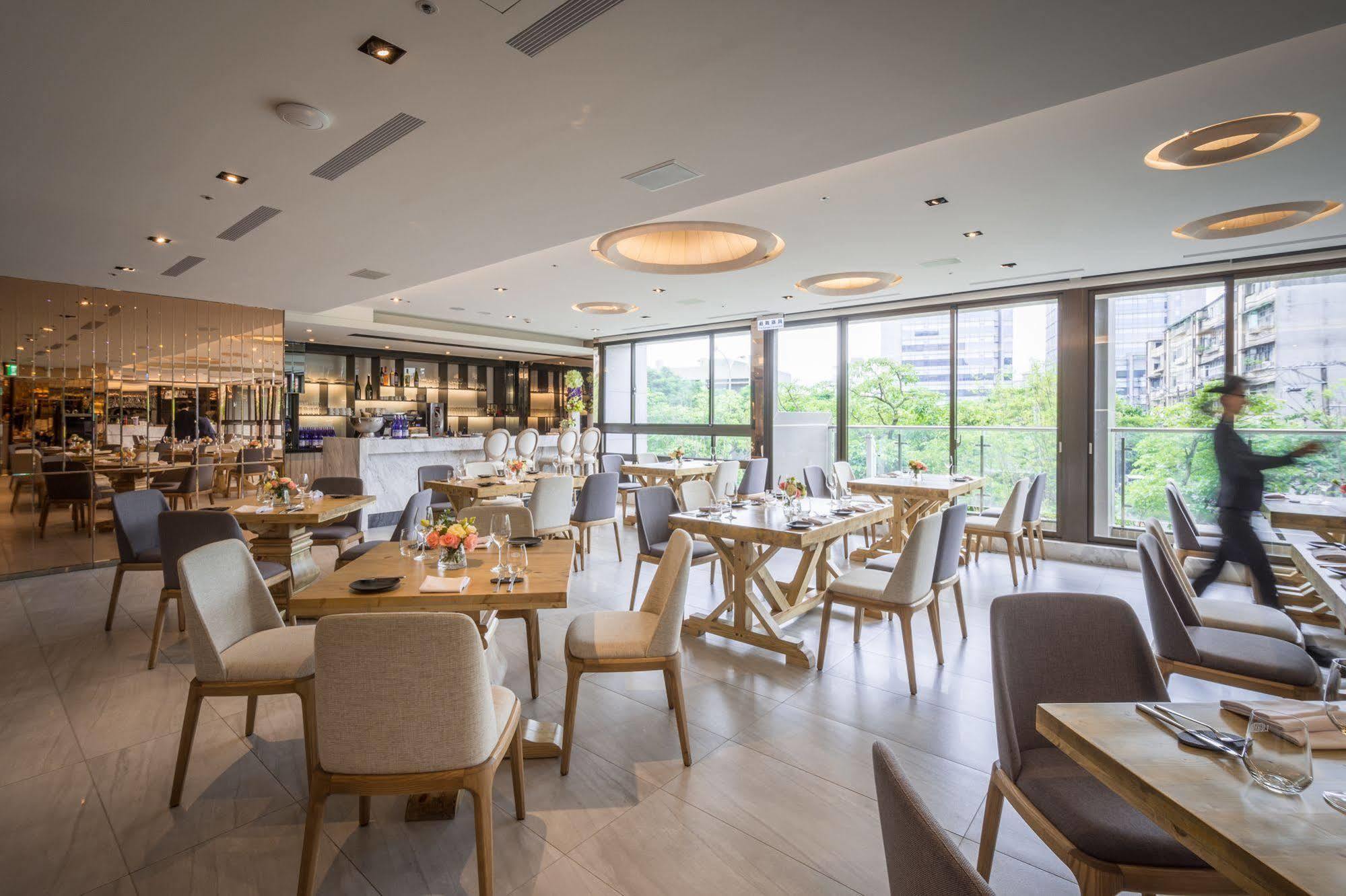 World Nangang Hotel 4*