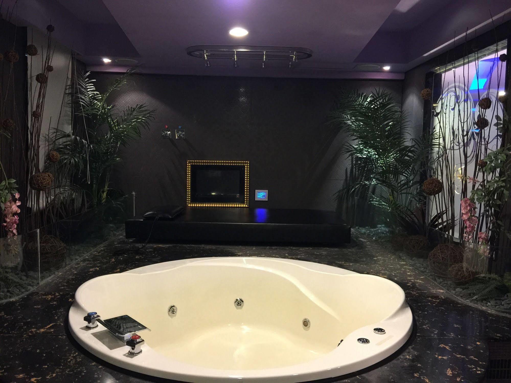 Motel Discovery - Yanping