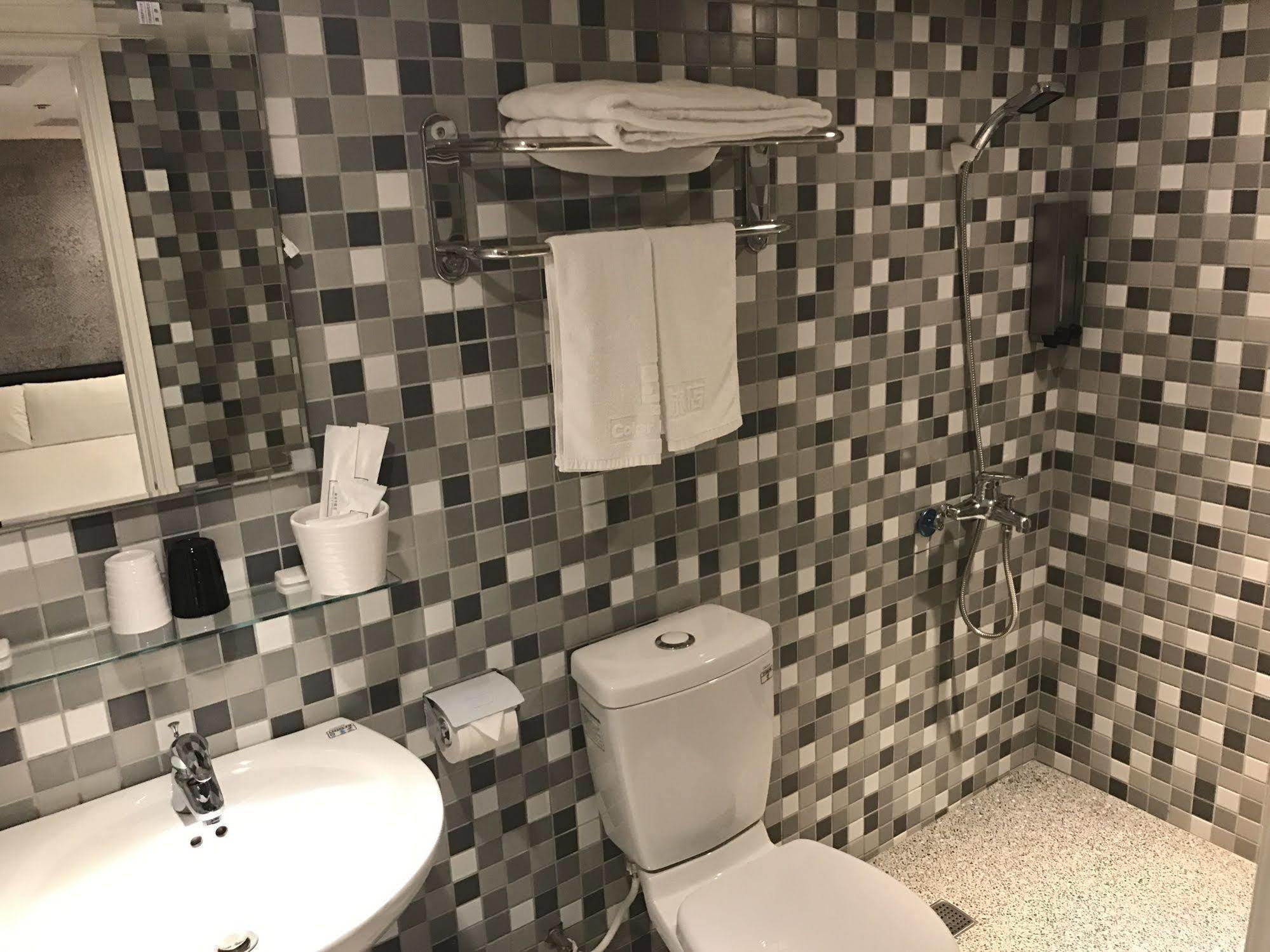 泊居旅店 Oursinn Inn Taipei