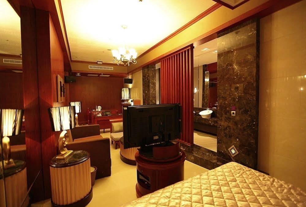 Discovery - Nangang 3*