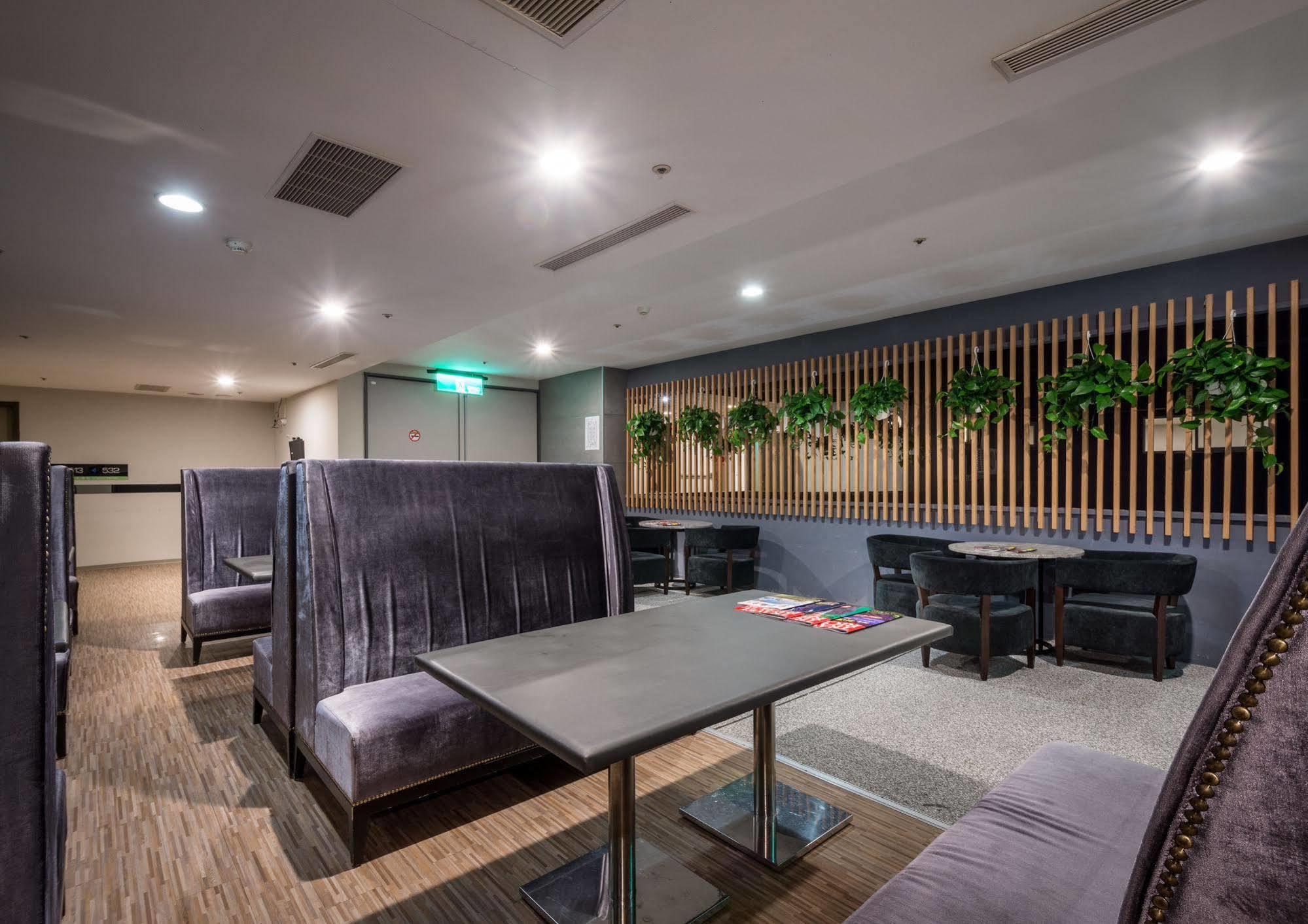 Sparkle Bridge Hotel