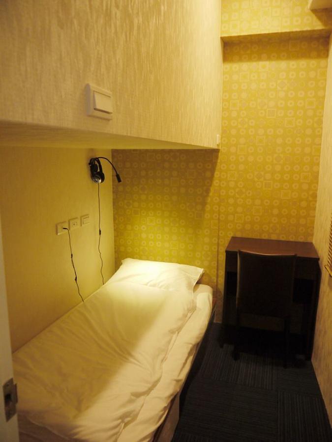 Capsule hotel D.giraffe Your Space *