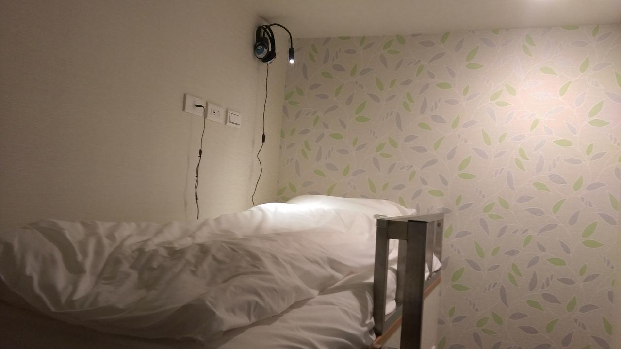 D.giraffe Your Space Capsule hotel *