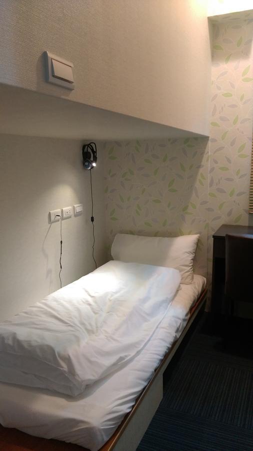 D.giraffe Your Space Capsule hotel