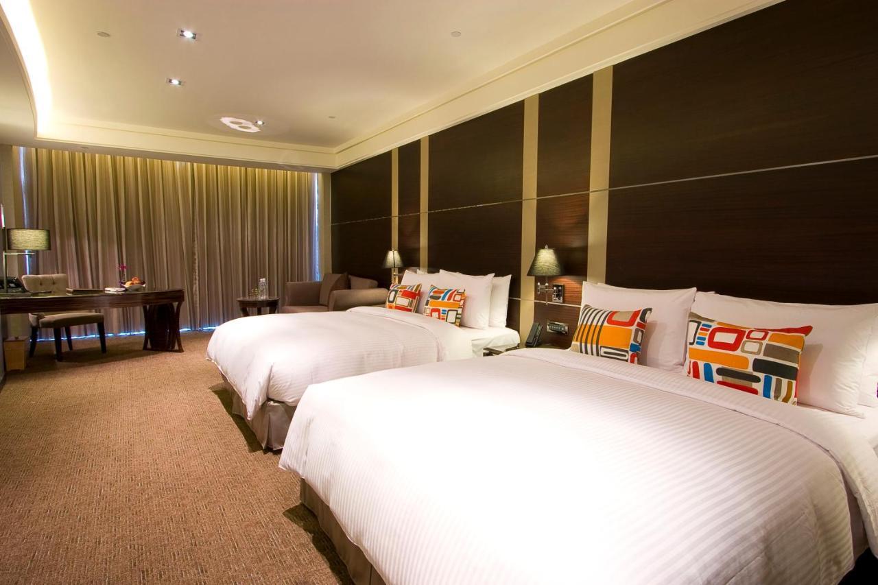 S Aura 4* Taipei