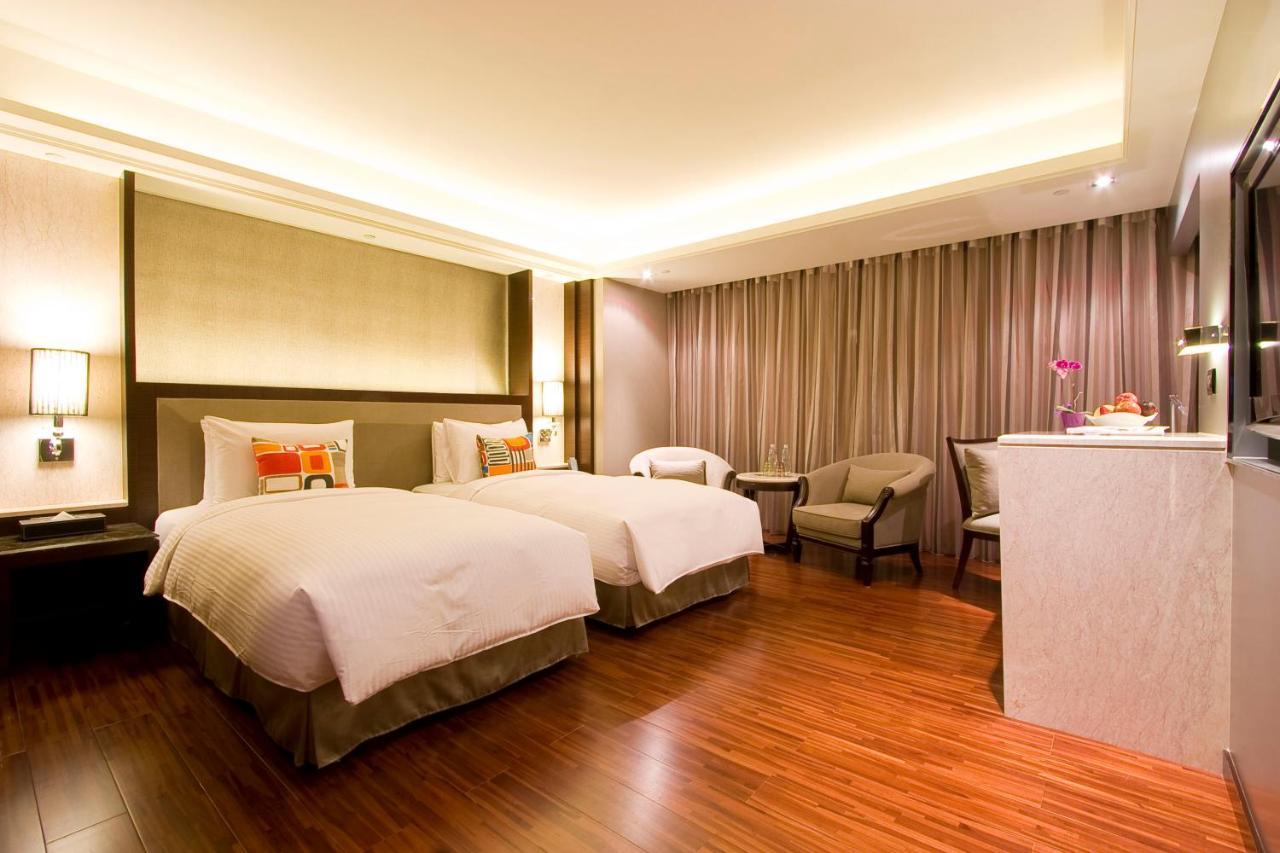 S Aura Hotel