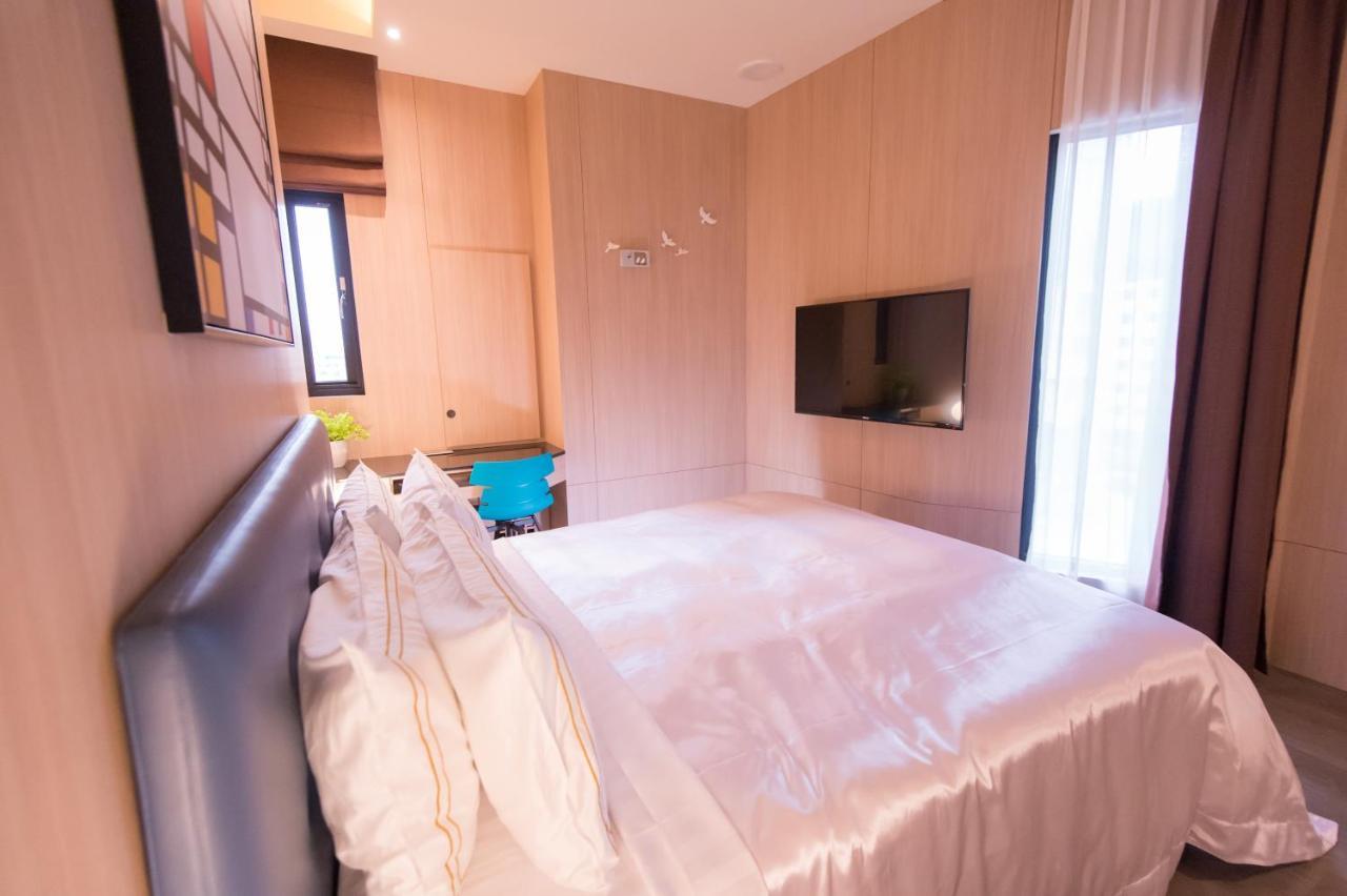 Motel J Moon