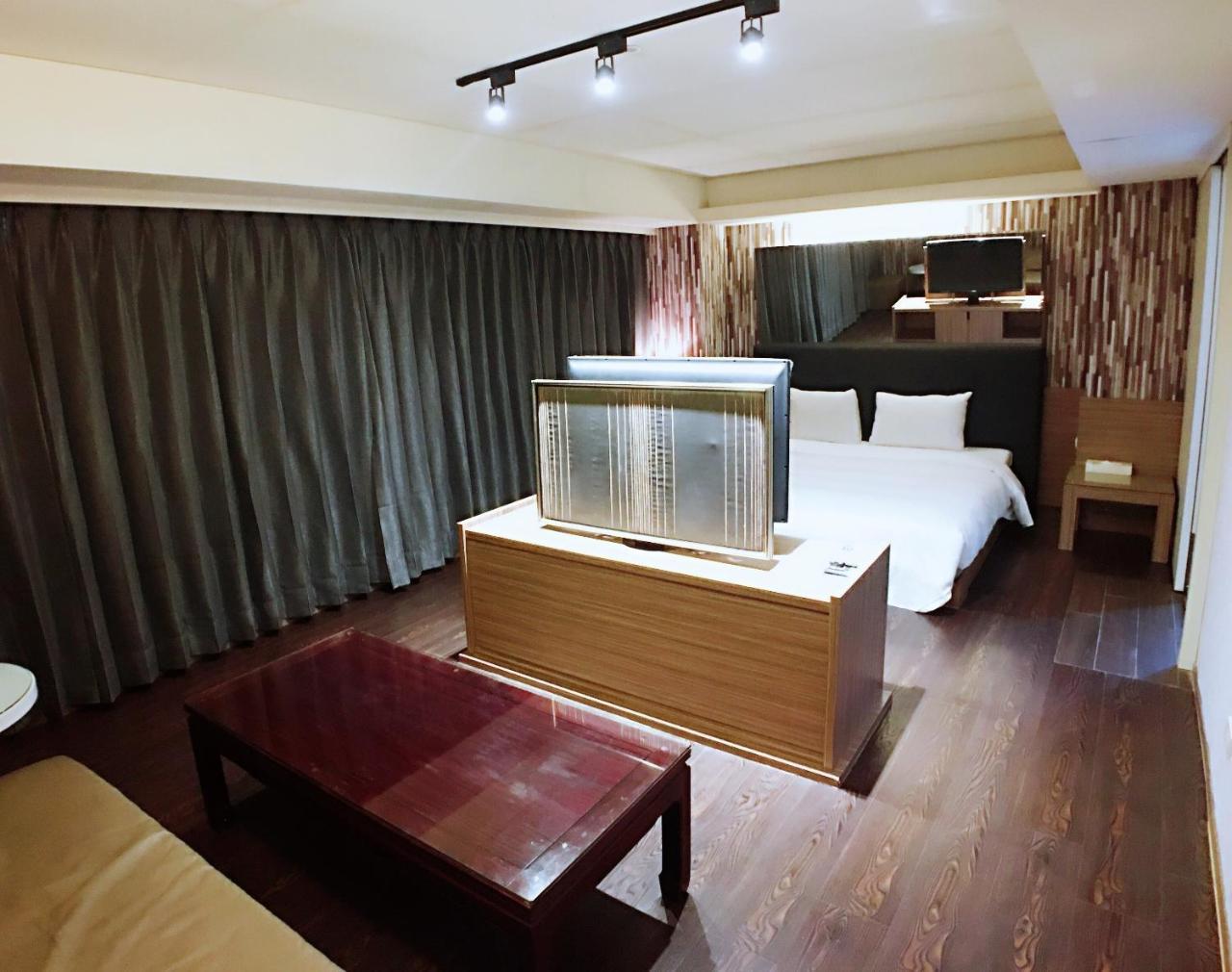 Pensão Love Hotel *