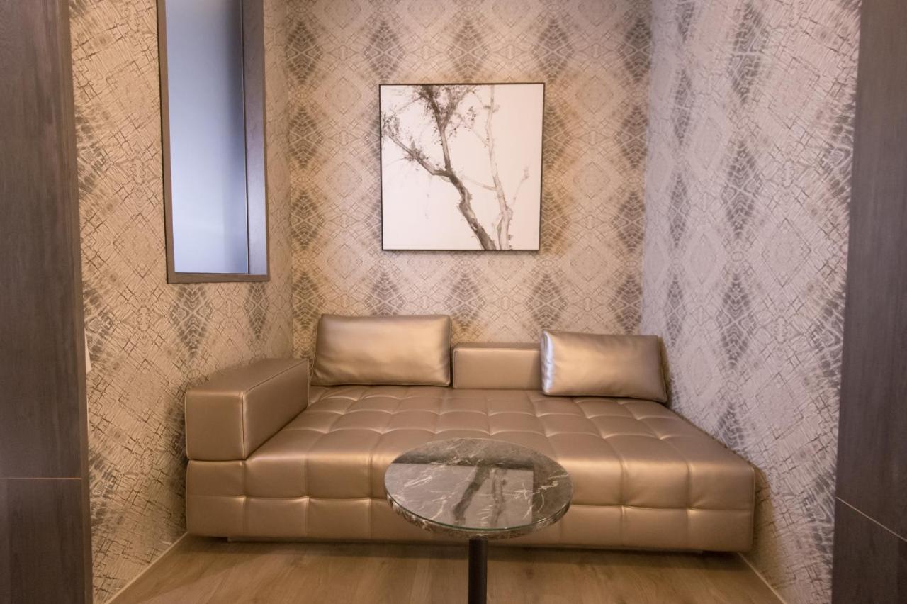 J Moon Motel 3*