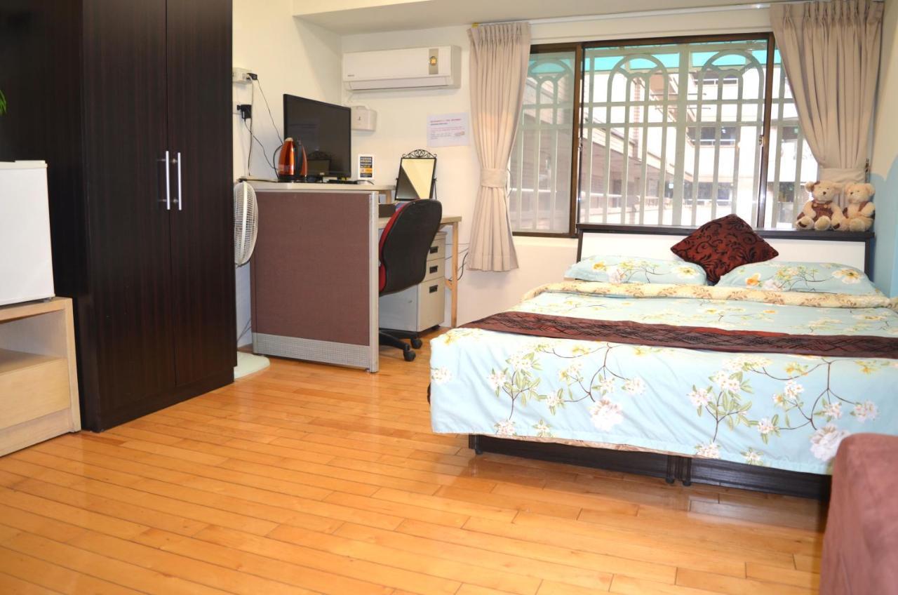 Holo Hostel *
