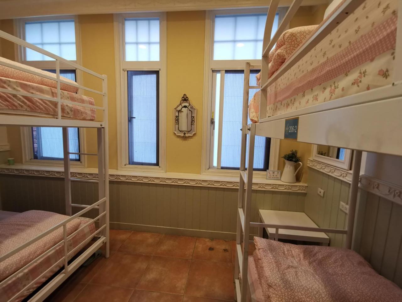 Hostel 橙舍一館 Tw I