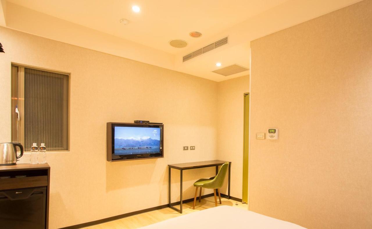 Just Live Inn-taipei Station Hotel
