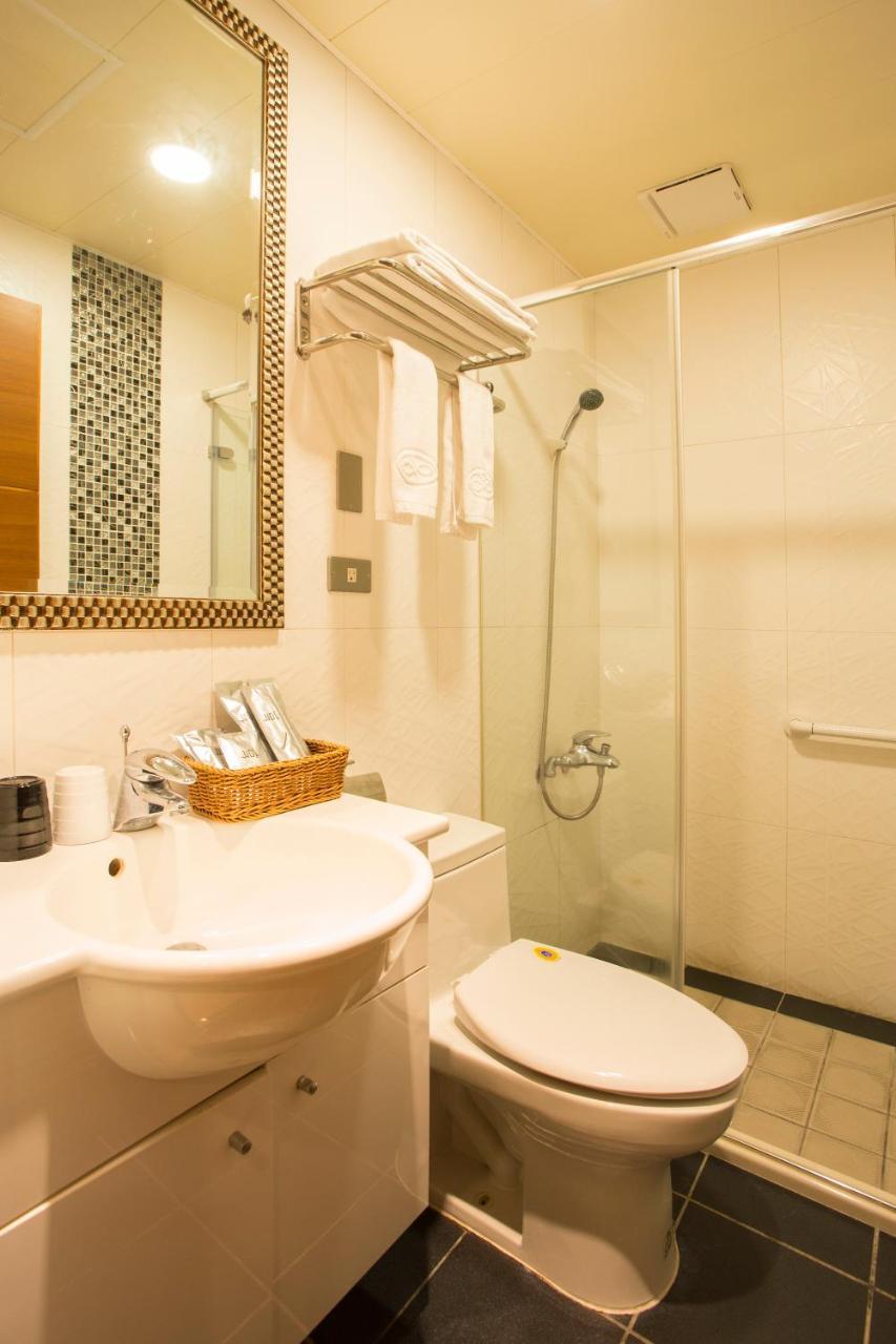 Just Live Inn-taipei Station
