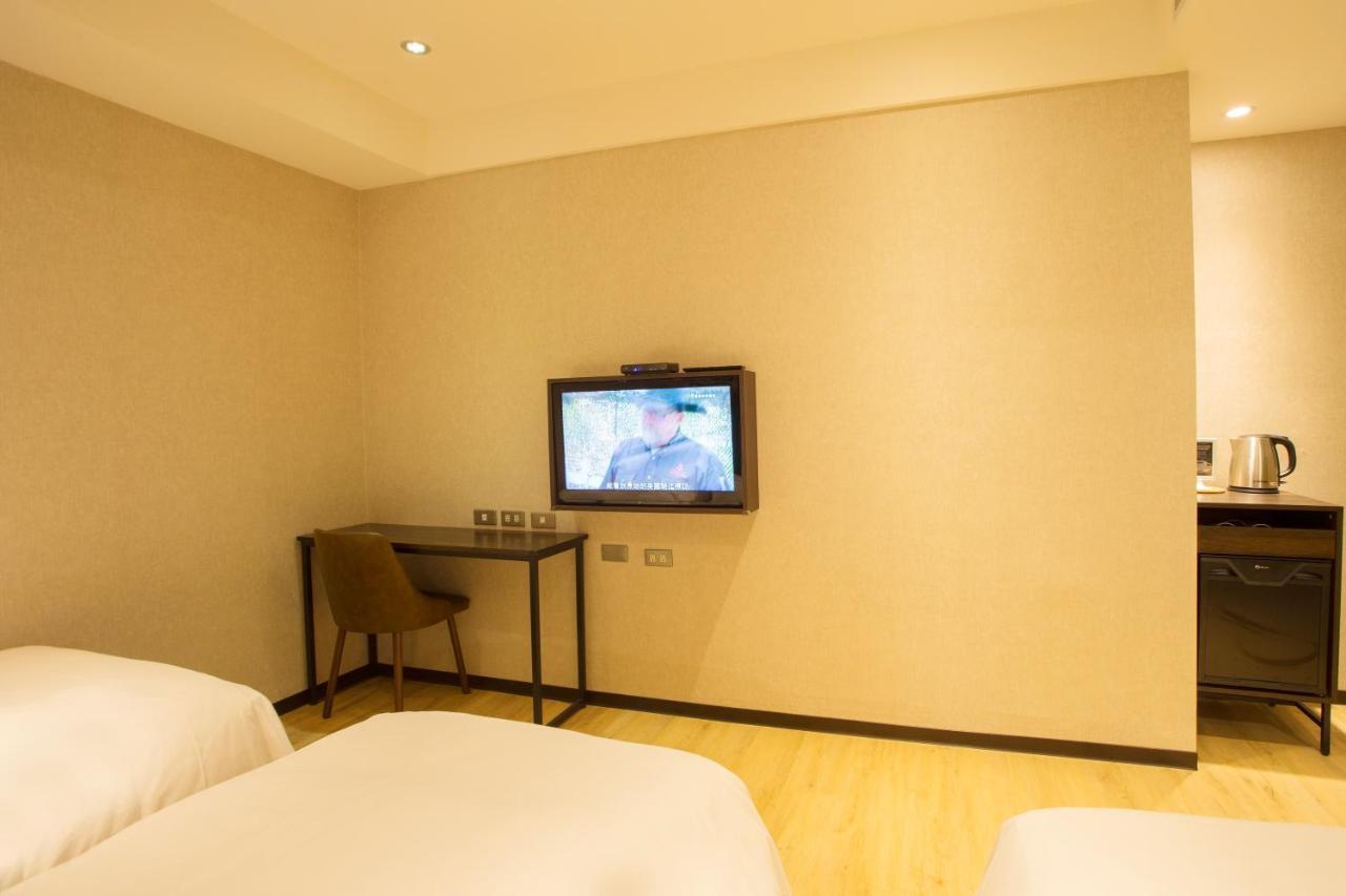 Hotel Just Live Inn-taipei Station 2*