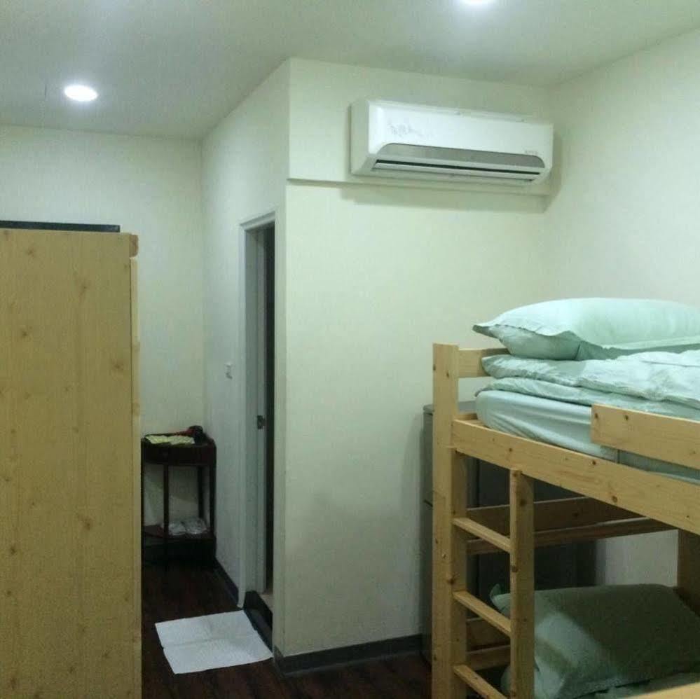 Come Inn Taipei Guest house 2*