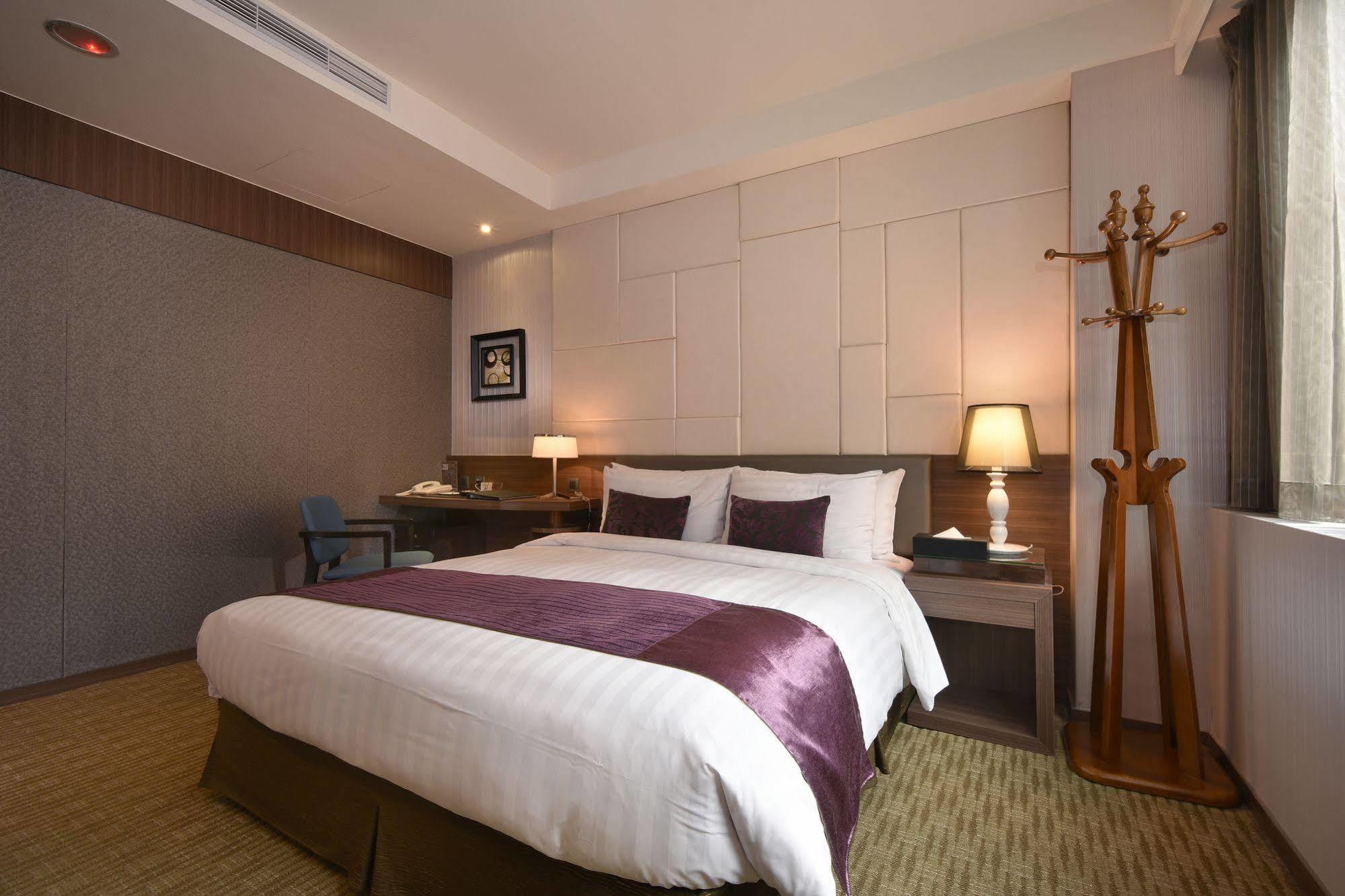 Green World Mai - Nanjing Hotel 3*