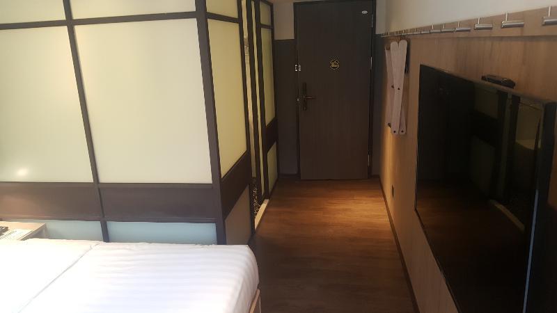 - Main Station Hotel Taipei