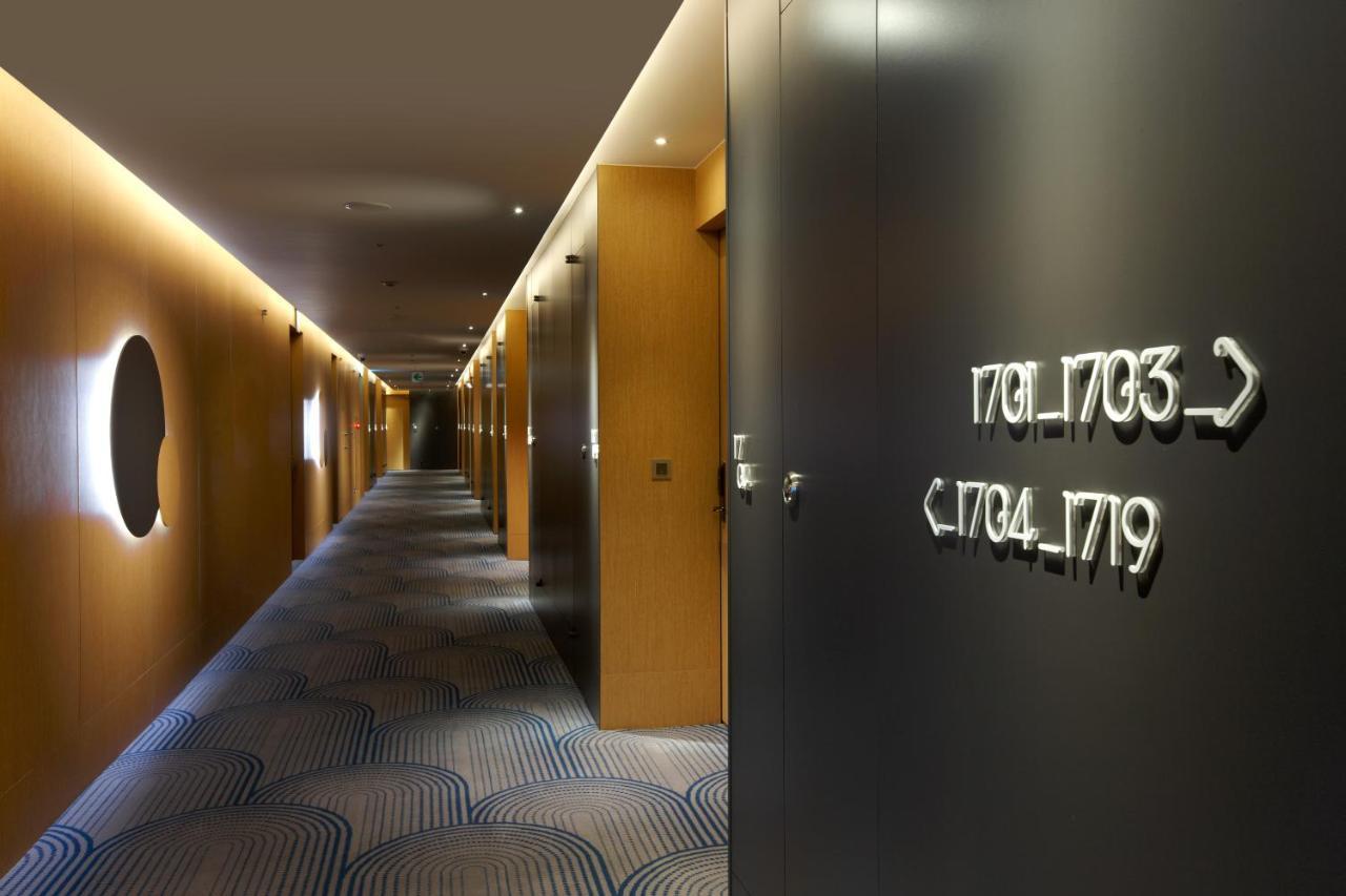 The Place 4*