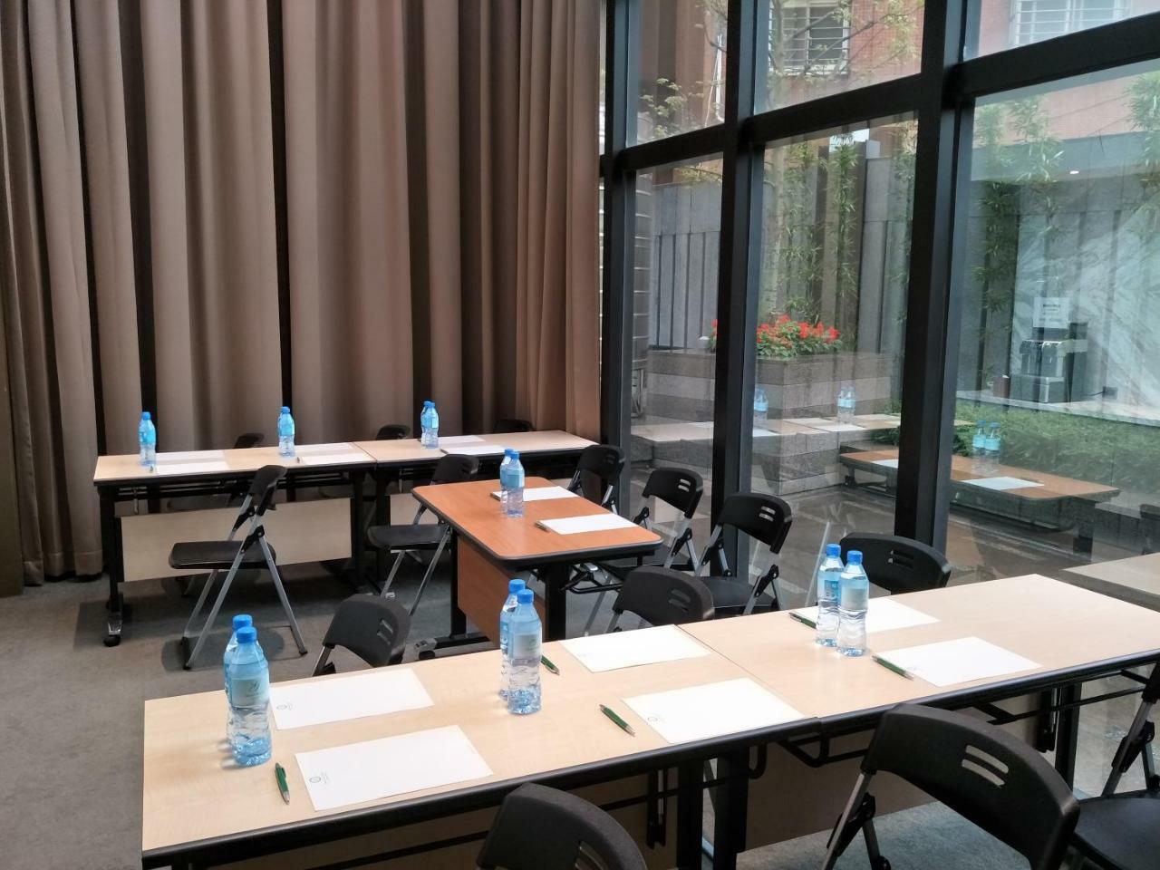 Hotel World Songshan 4*