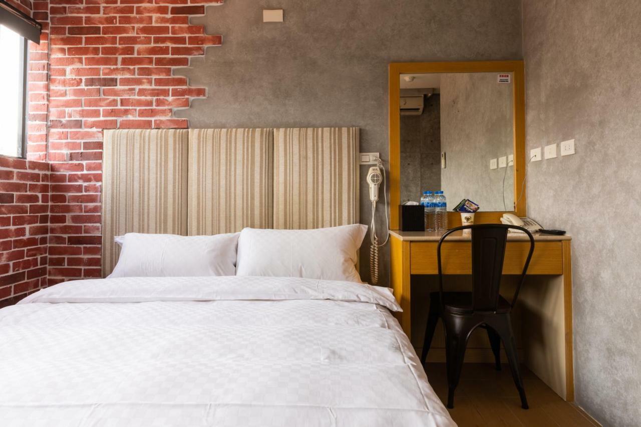 Inn Longshan 2*